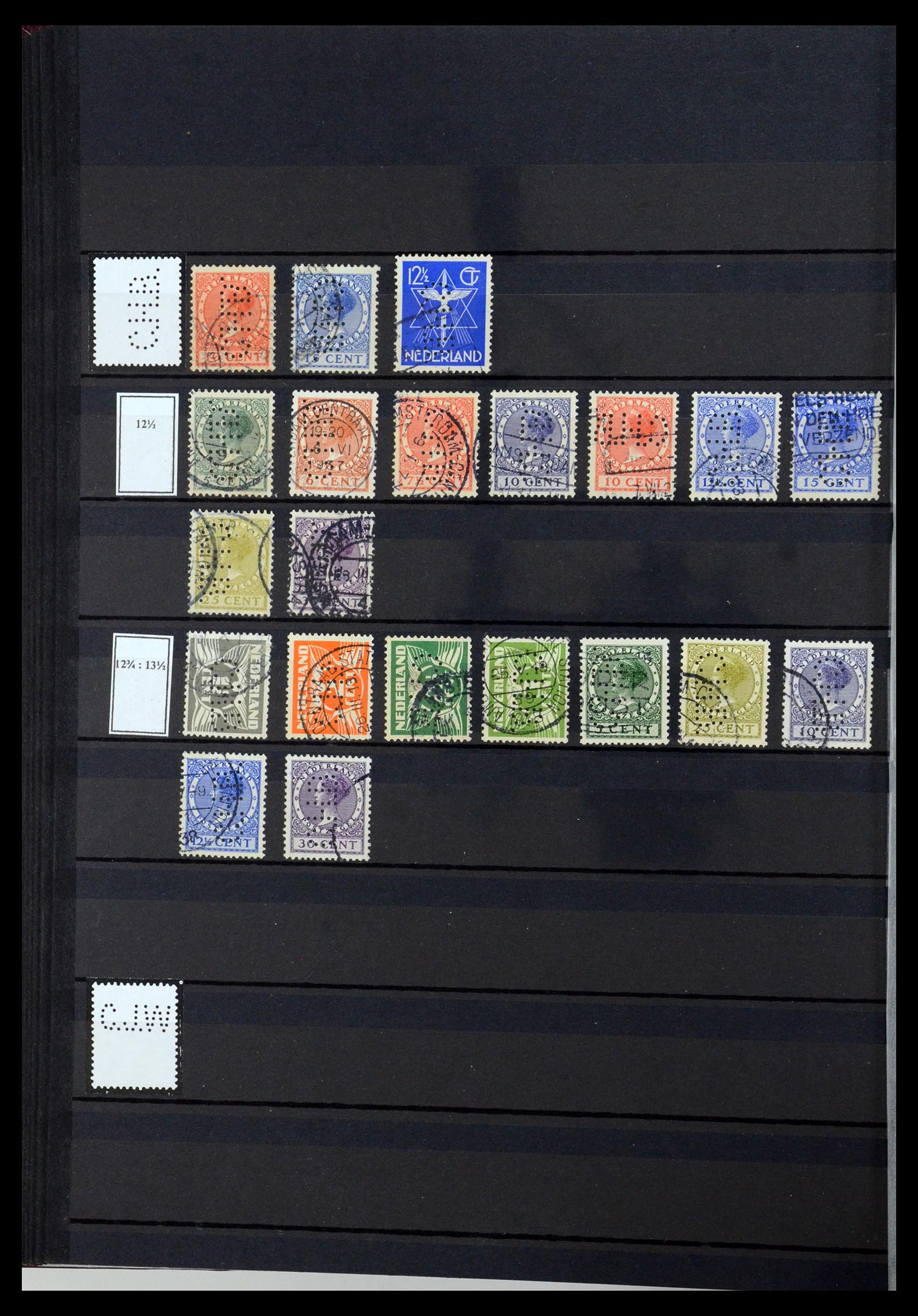 36400 026 - Postzegelverzameling 36400 Nederland perfins 1872-1980.