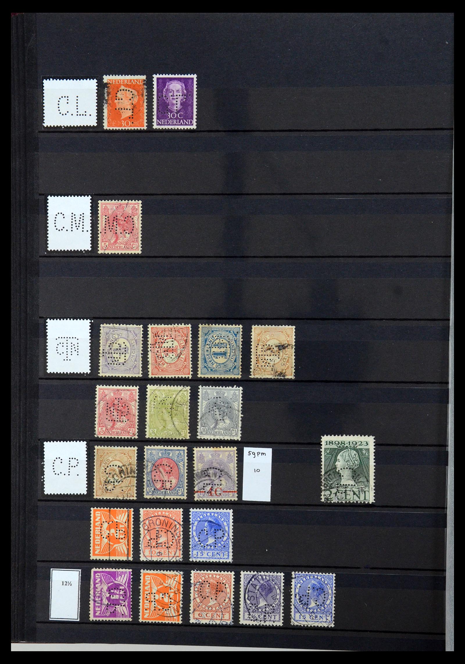 36400 028 - Postzegelverzameling 36400 Nederland perfins 1872-1980.