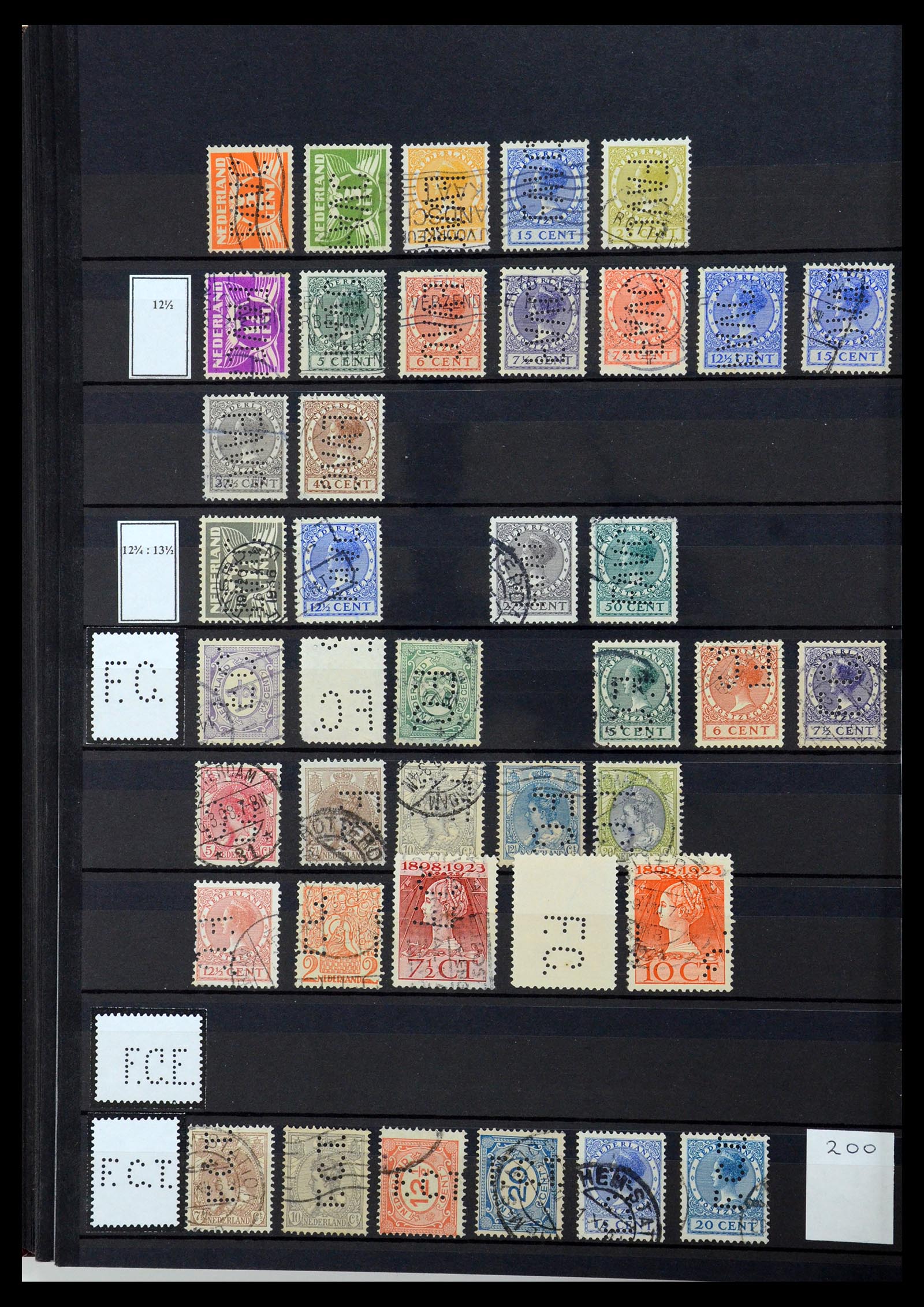 36400 048 - Postzegelverzameling 36400 Nederland perfins 1872-1980.