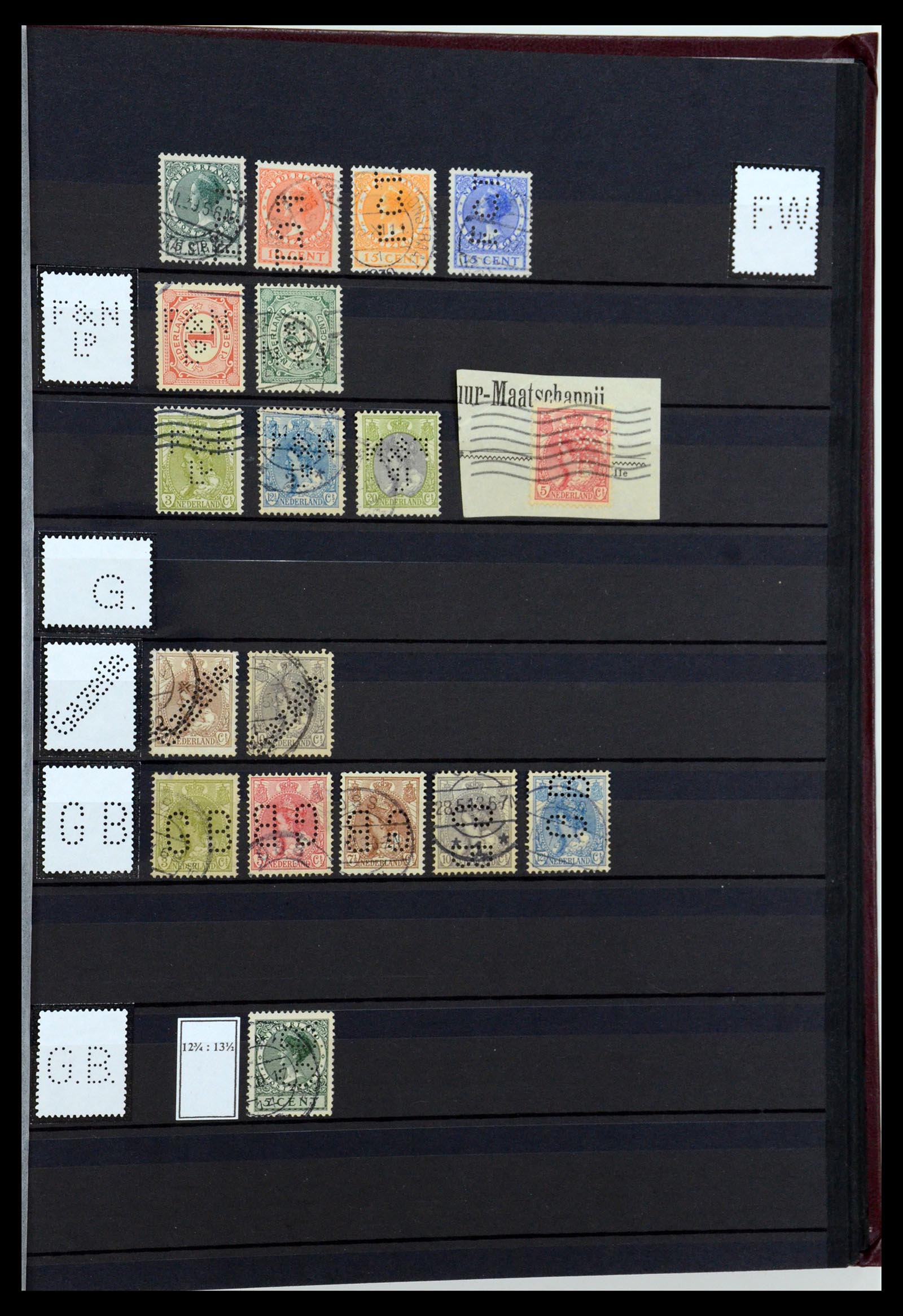 36400 049 - Postzegelverzameling 36400 Nederland perfins 1872-1980.