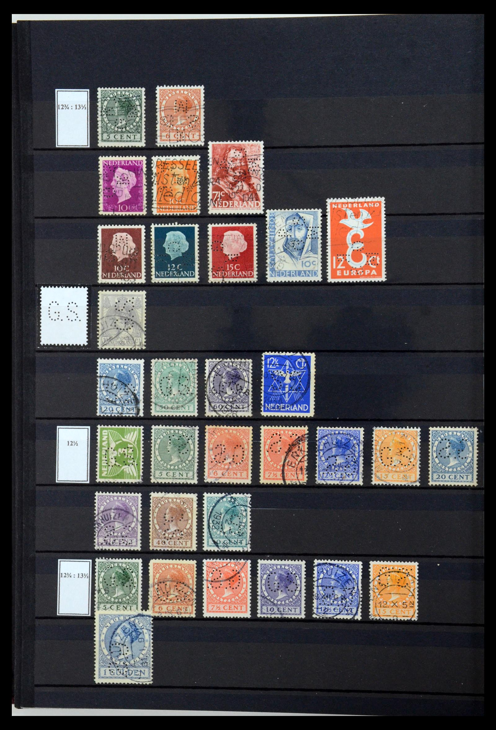 36400 054 - Postzegelverzameling 36400 Nederland perfins 1872-1980.