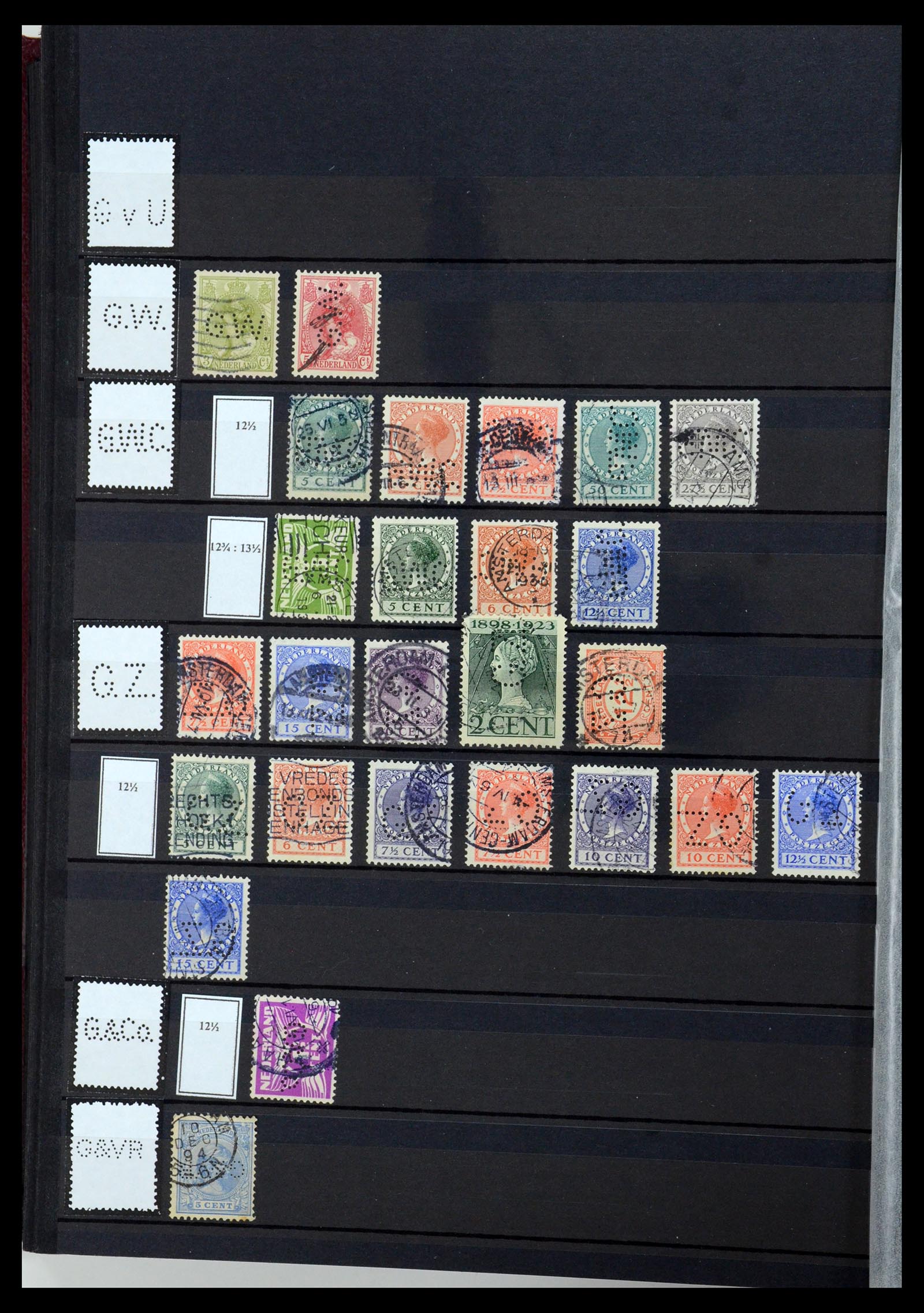 36400 056 - Postzegelverzameling 36400 Nederland perfins 1872-1980.