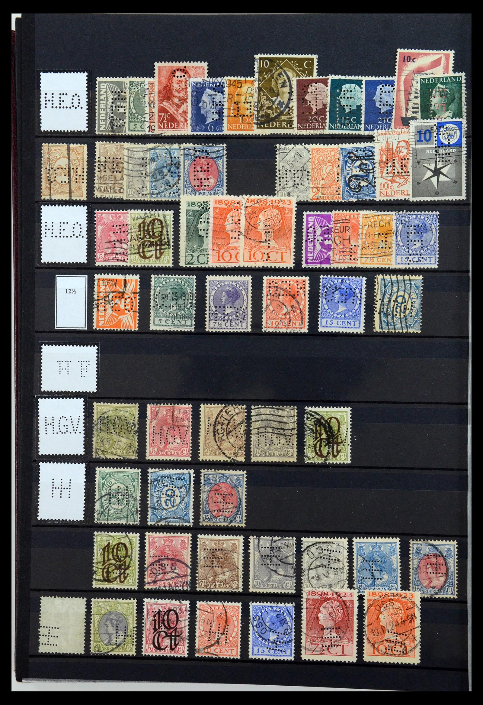36400 062 - Postzegelverzameling 36400 Nederland perfins 1872-1980.
