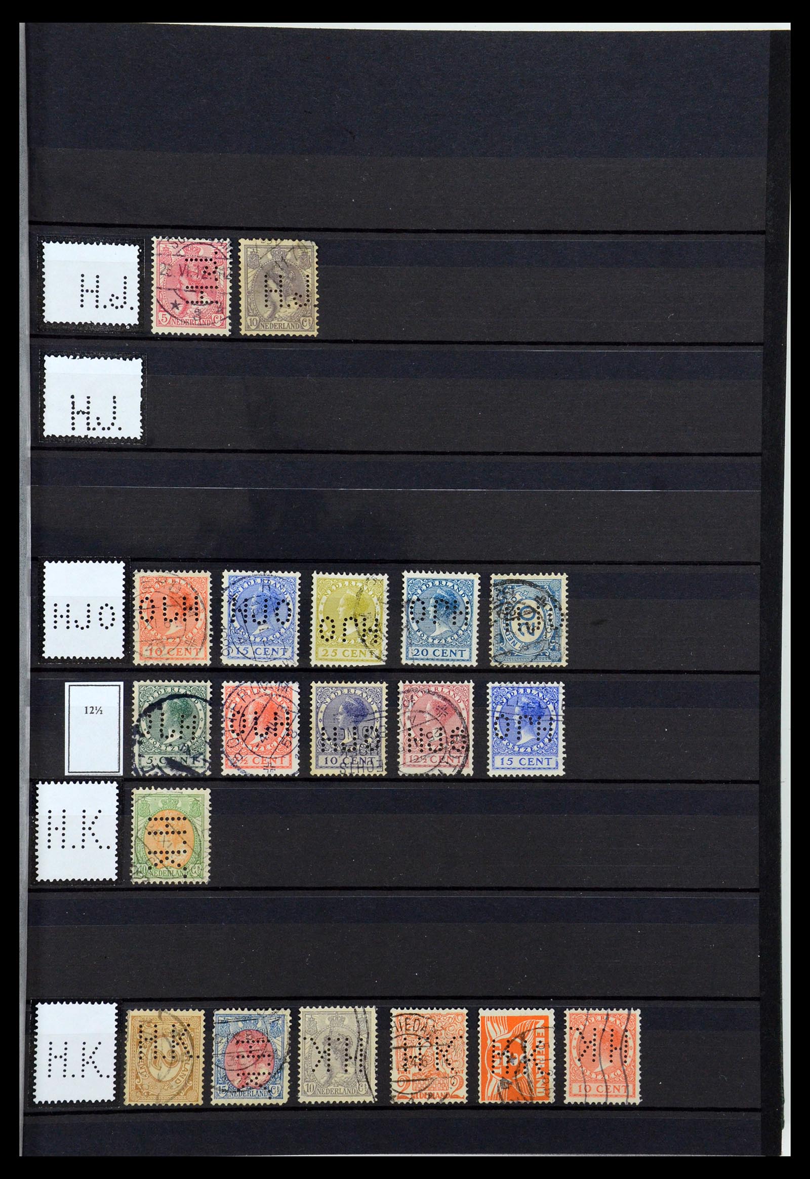 36400 063 - Postzegelverzameling 36400 Nederland perfins 1872-1980.
