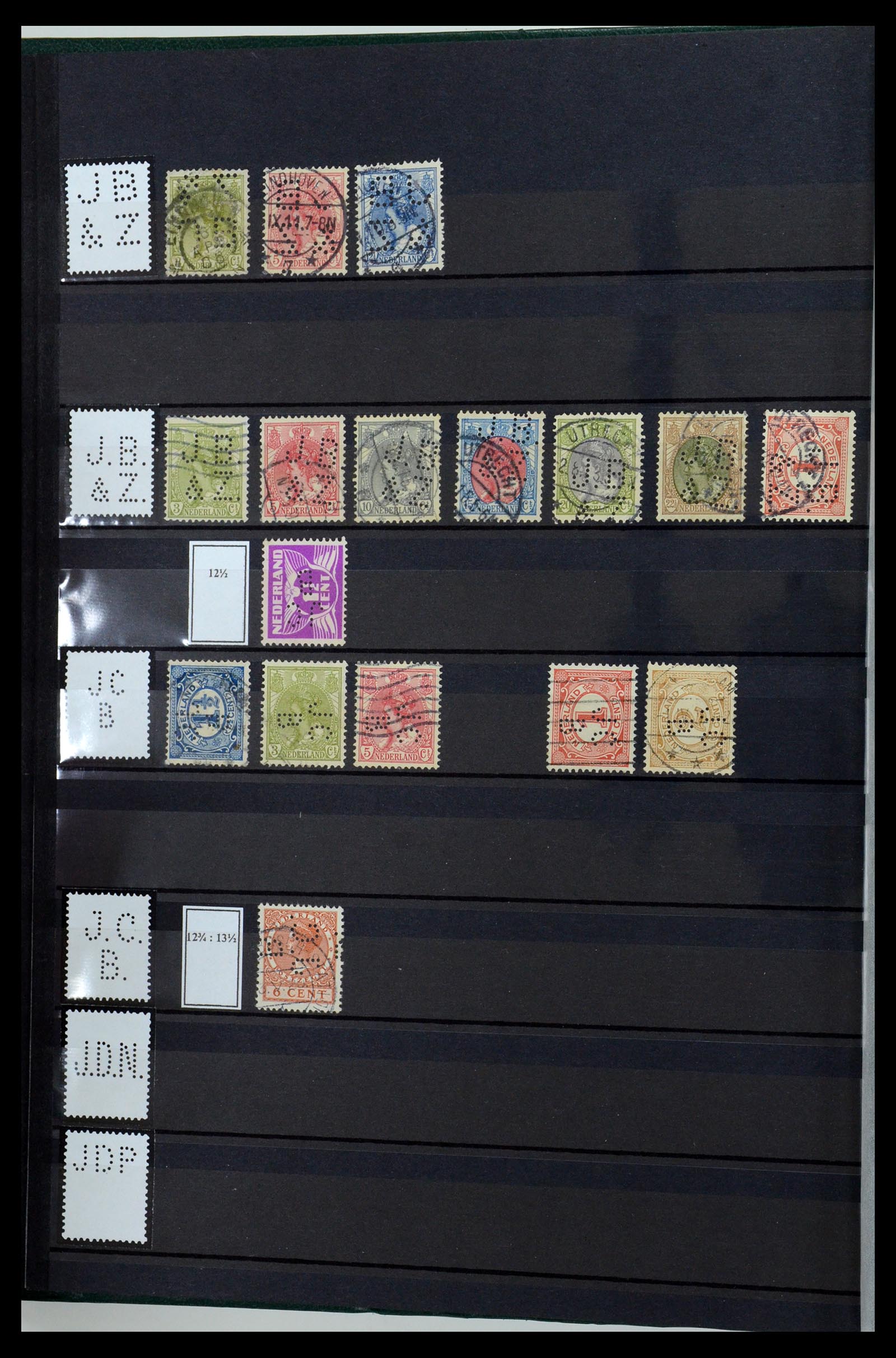 36400 074 - Postzegelverzameling 36400 Nederland perfins 1872-1980.