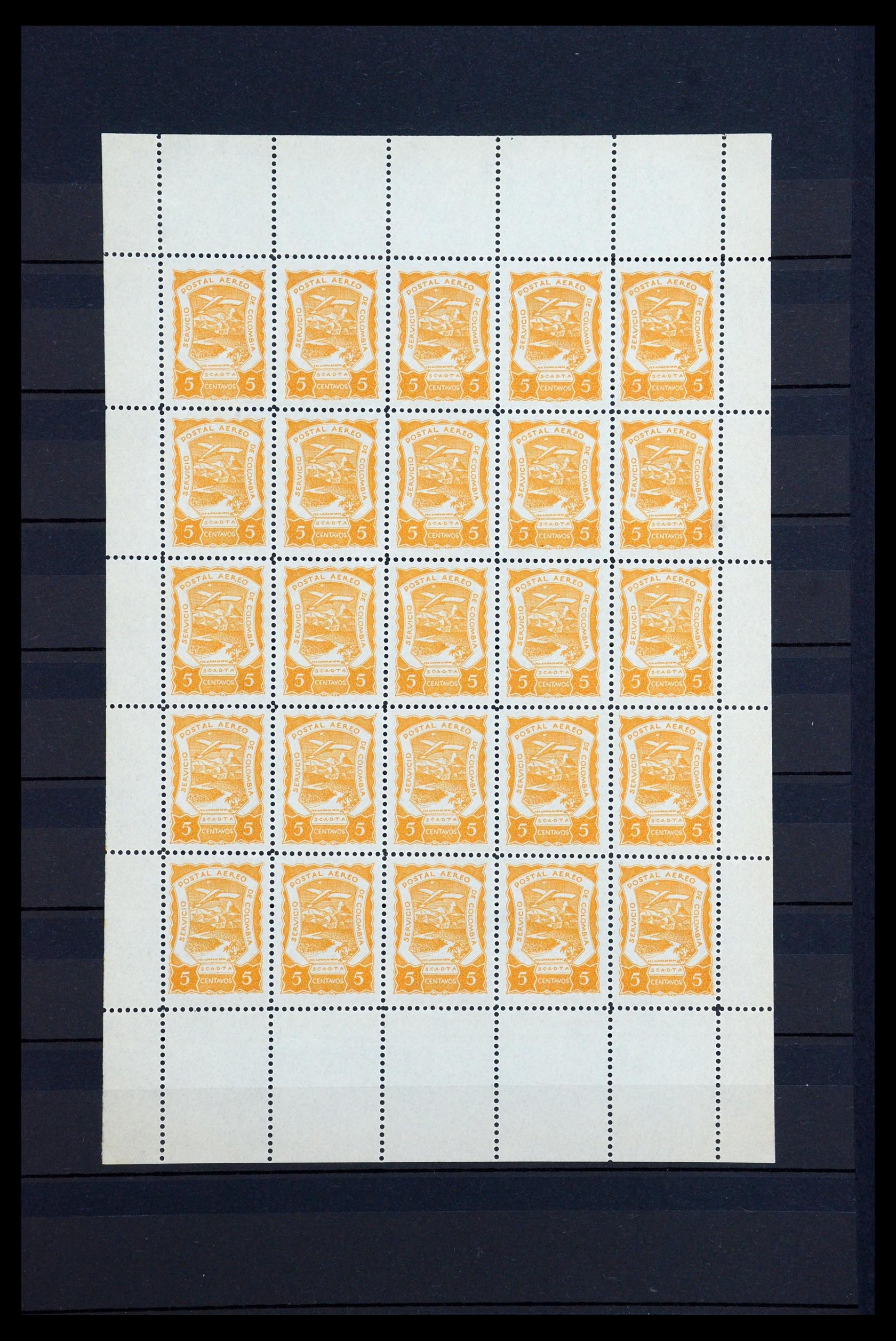 36555 008 - Postzegelverzameling 36555 Colombia luchtpost 1920-1929.