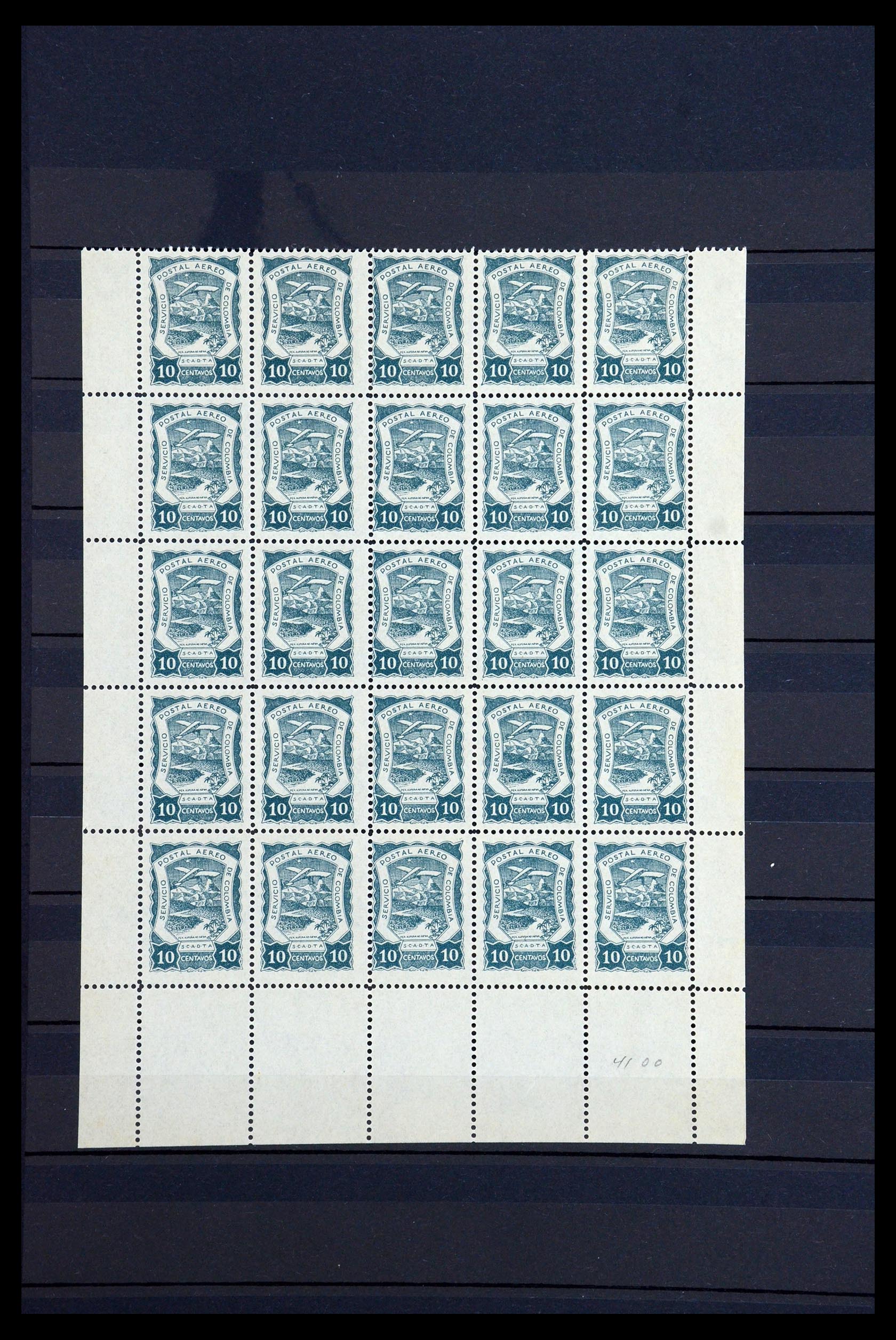 36555 009 - Postzegelverzameling 36555 Colombia luchtpost 1920-1929.