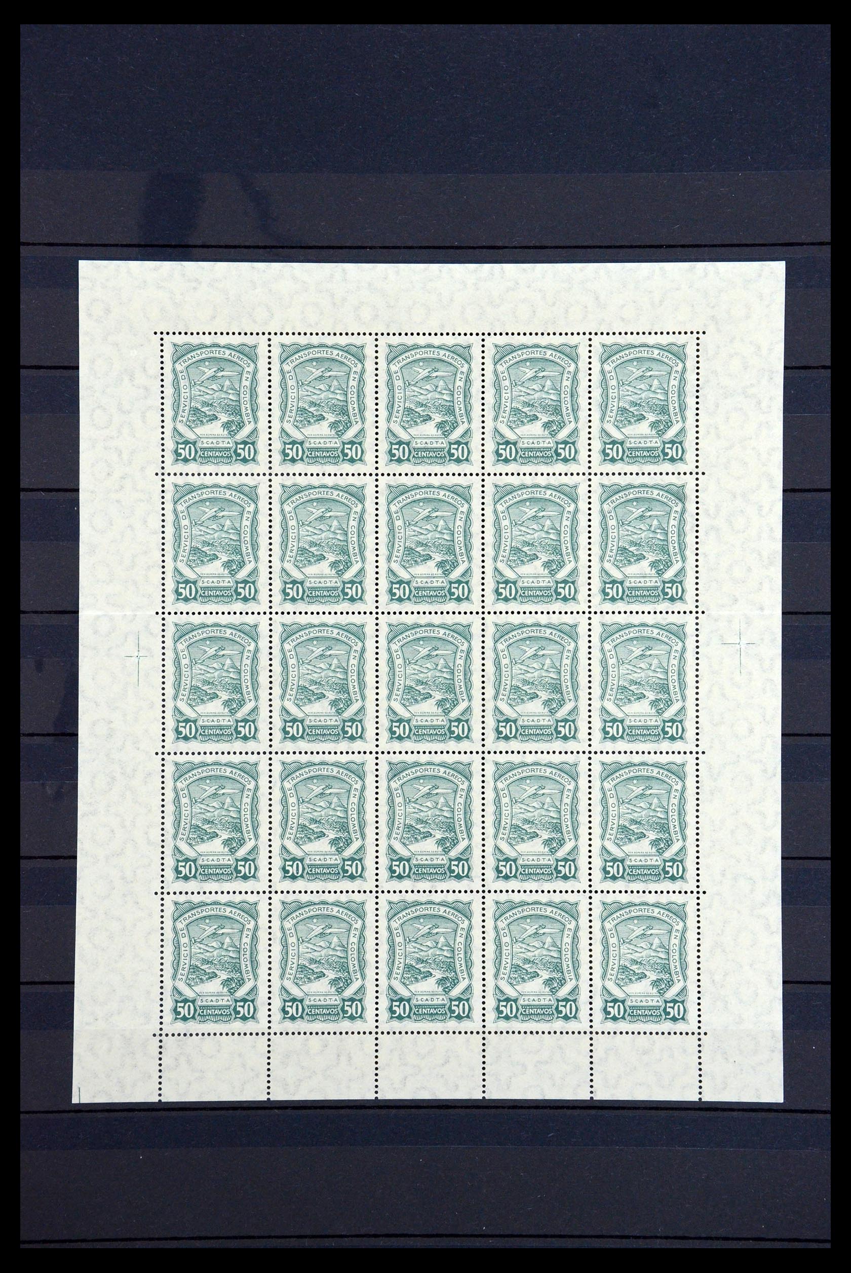 36555 015 - Postzegelverzameling 36555 Colombia luchtpost 1920-1929.