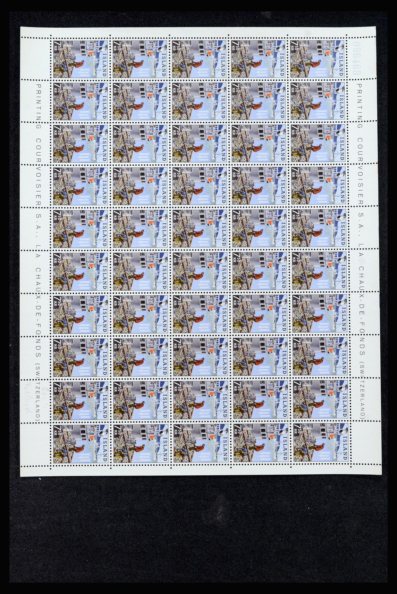 36588 025 - Stamp collection 36588 Iceland 1950-1992.