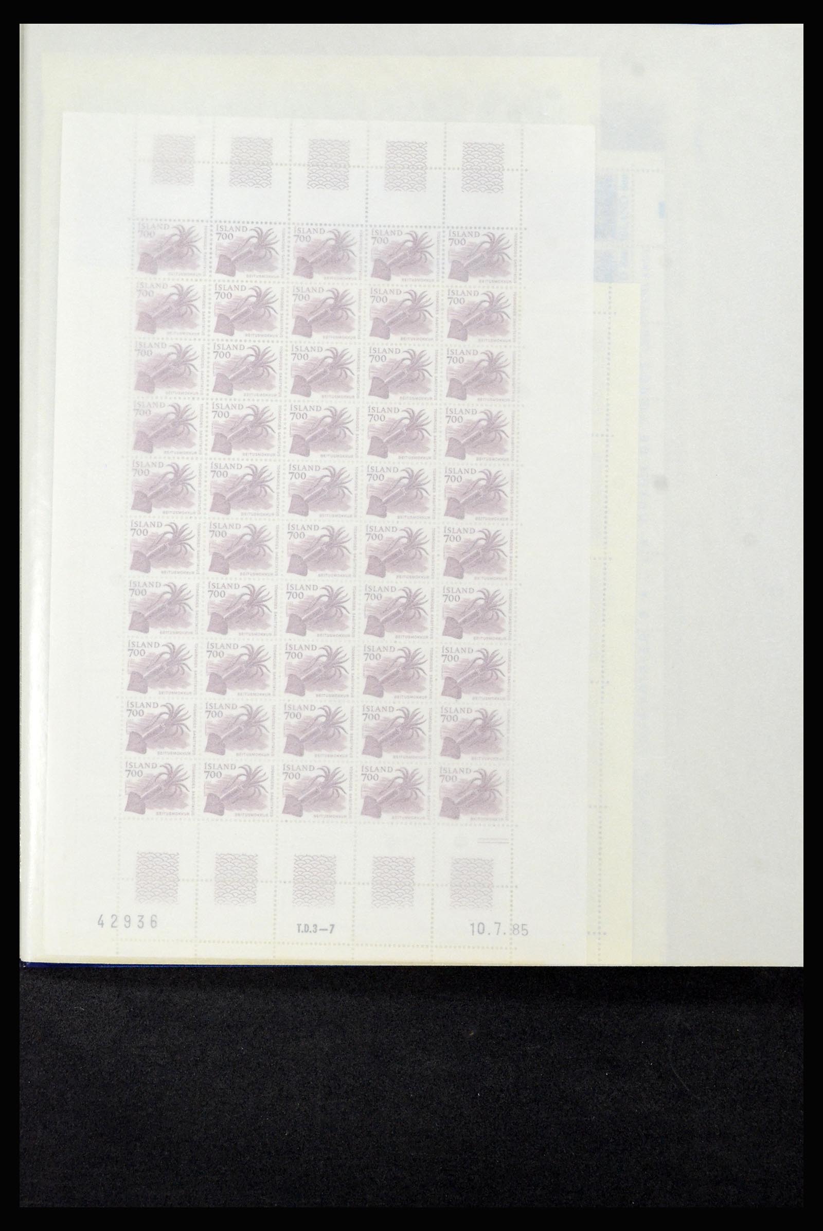 36588 251 - Postzegelverzameling 36588 IJsland 1950-1992.