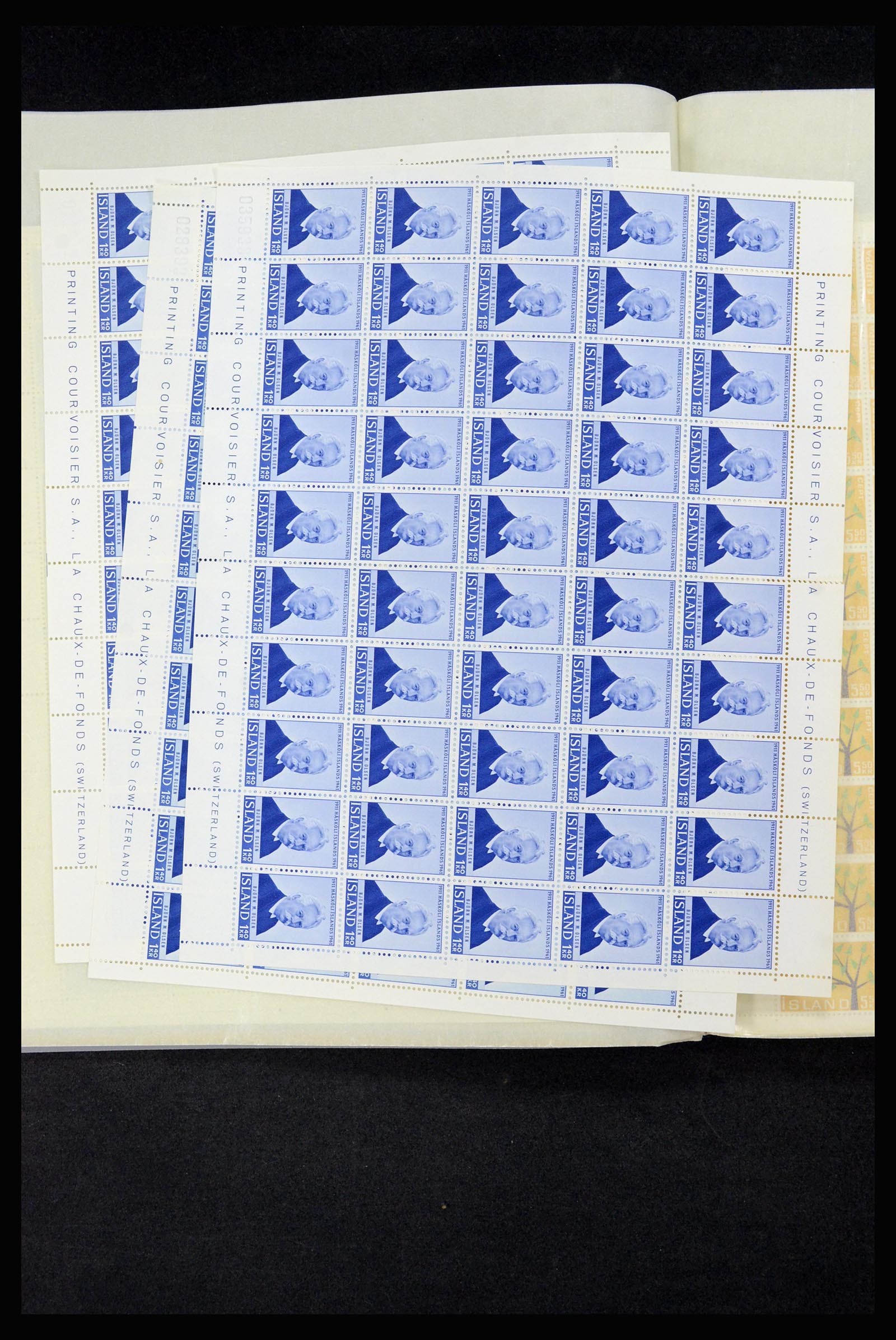36588 282 - Stamp collection 36588 Iceland 1950-1992.