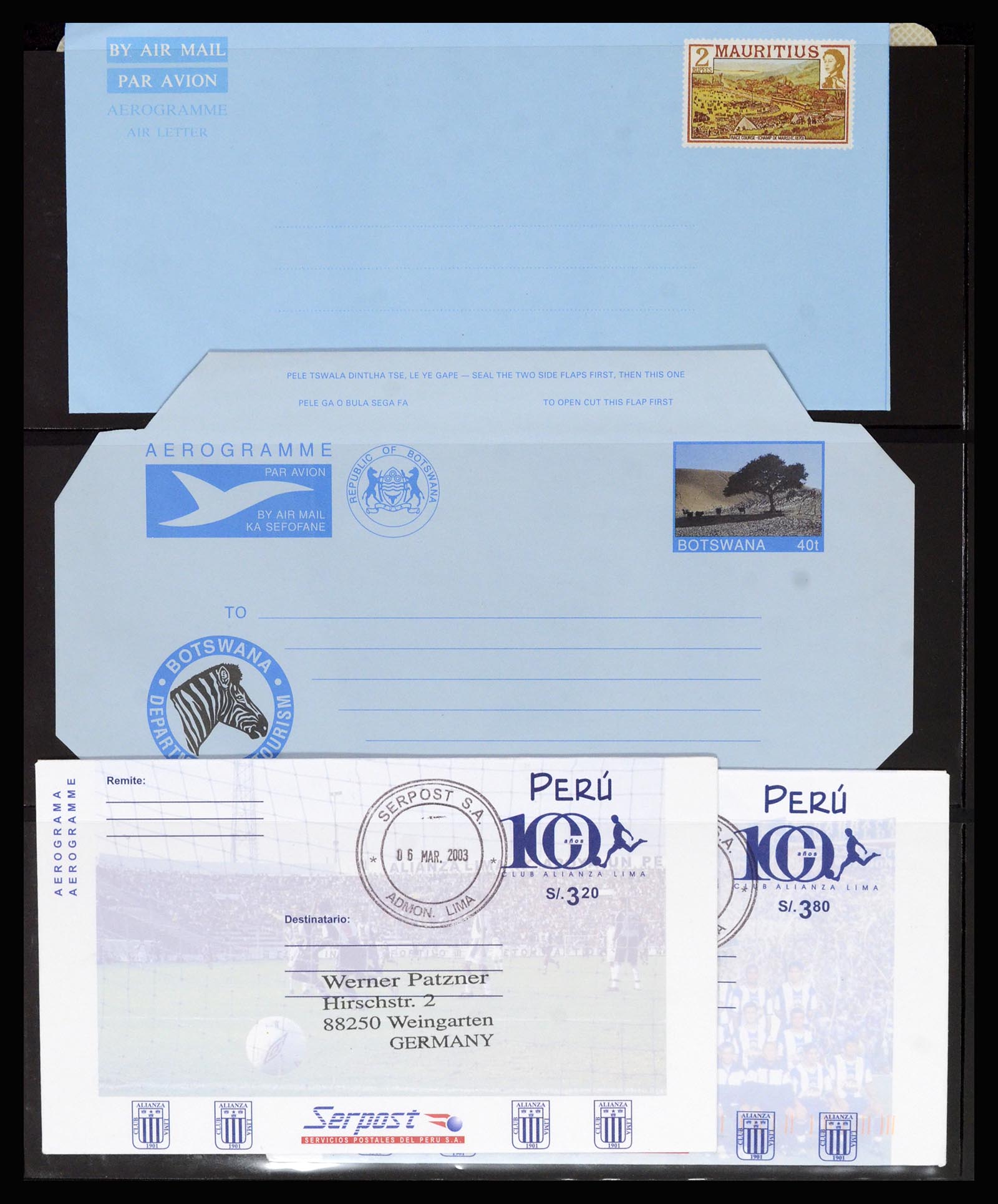 36627 032 - Postzegelverzameling 36627 Wereld aerogrammen.