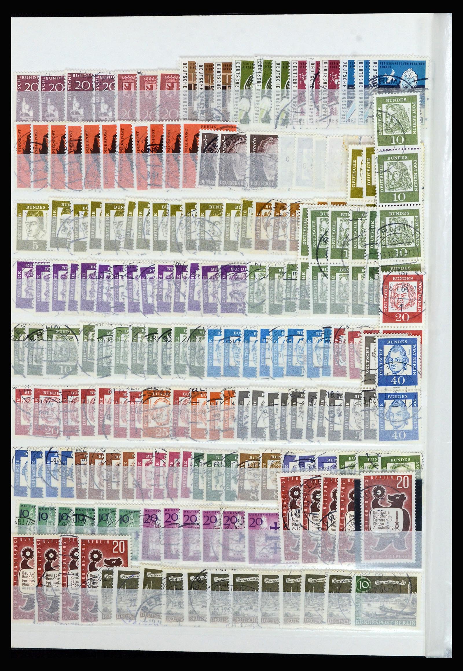 36628 010 - Postzegelverzameling 36628 Berlin 1948-1990.