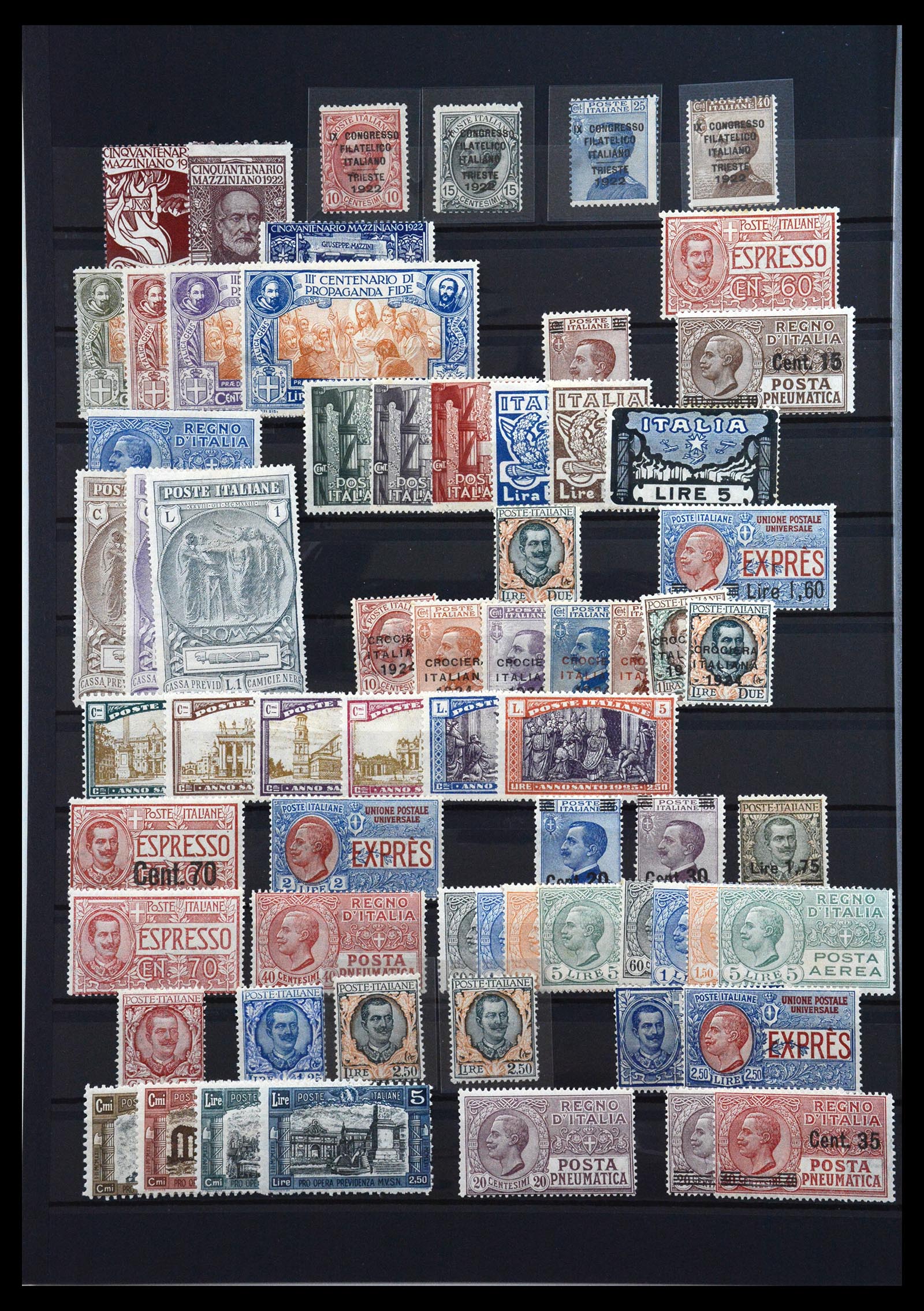 36663 002 - Postzegelverzameling 36663 Italië en gebieden 1861-1956.