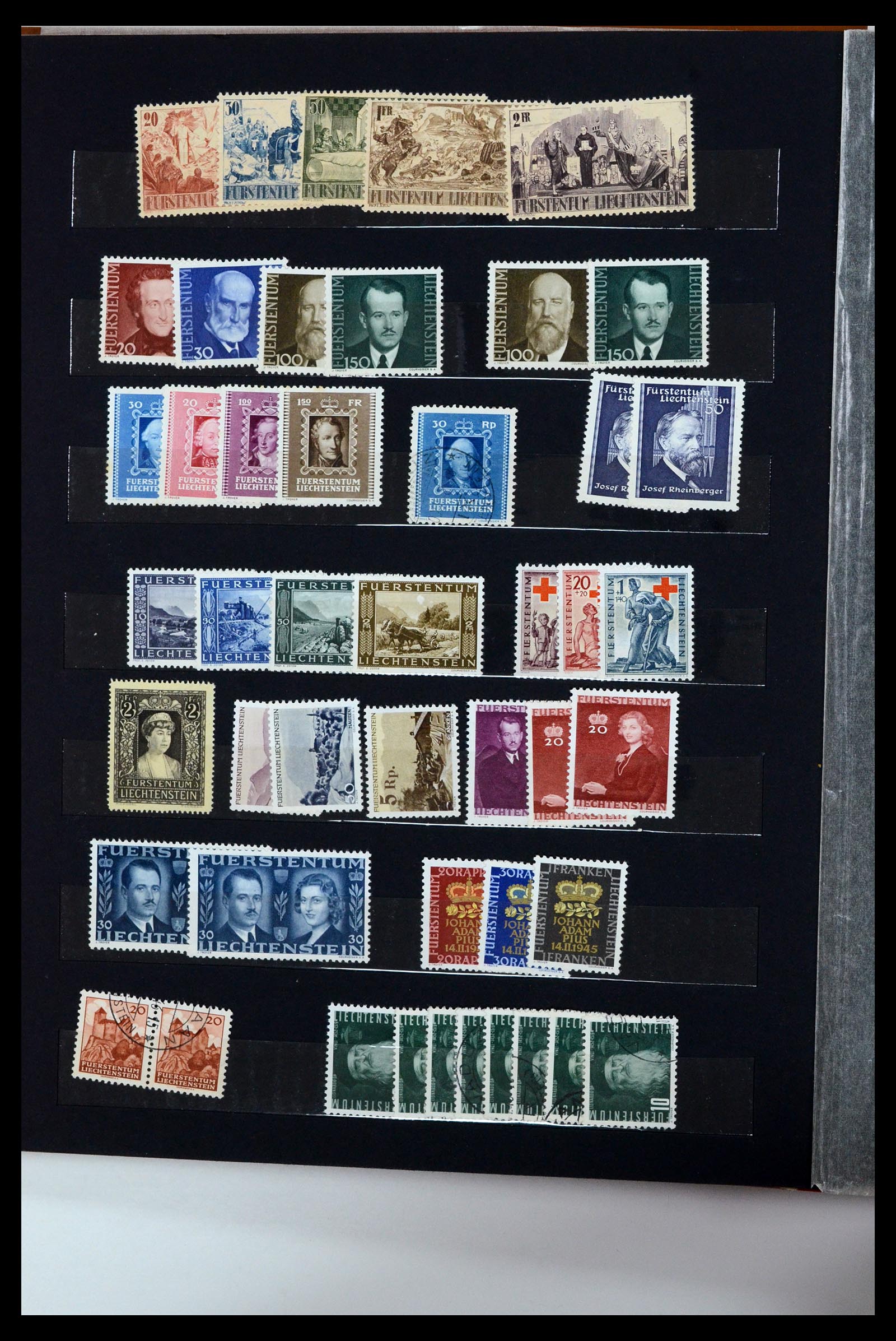 36697 004 - Postzegelverzameling 36697 Liechtenstein 1912-1985.