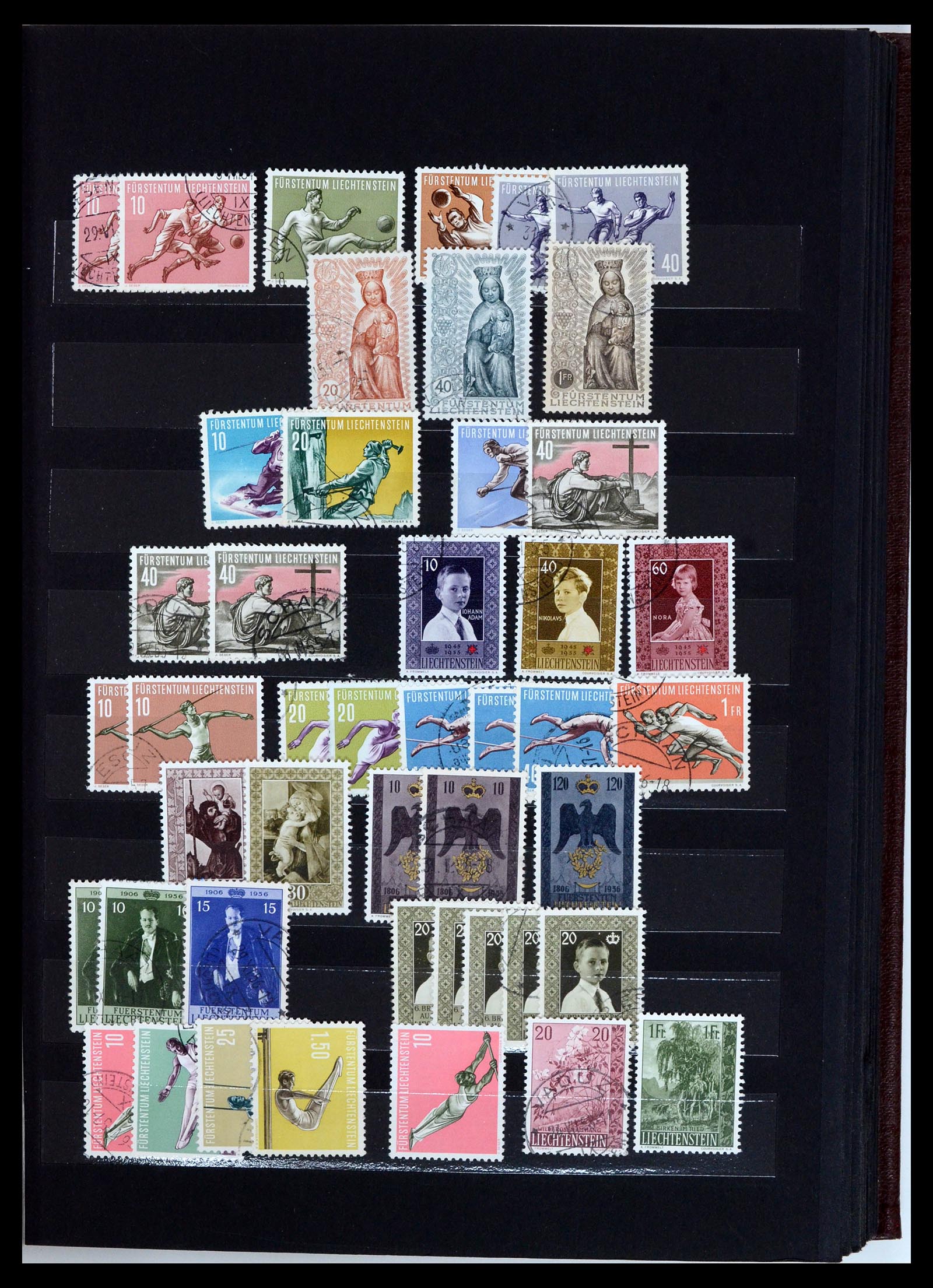 36697 026 - Postzegelverzameling 36697 Liechtenstein 1912-1985.