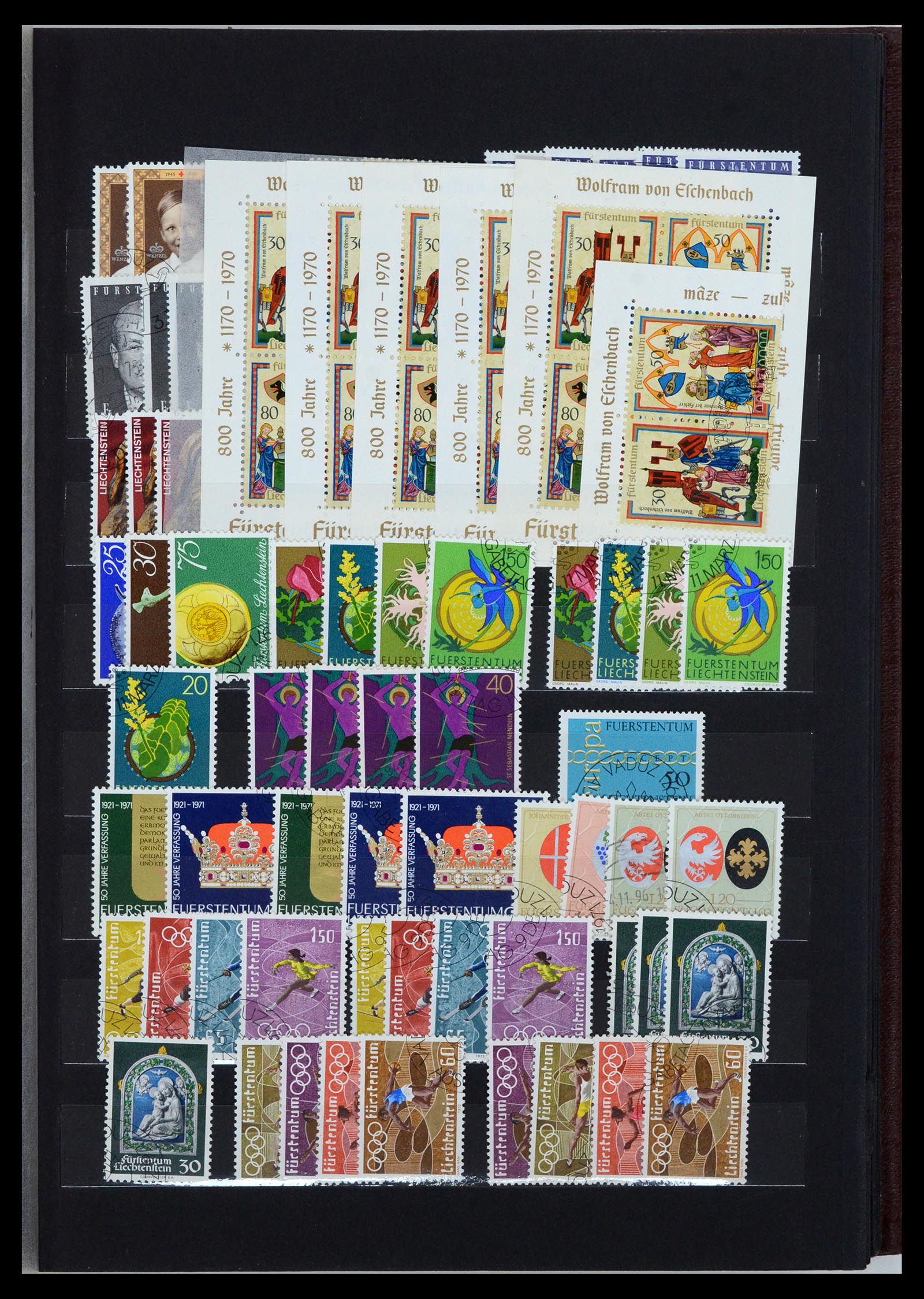 36697 032 - Postzegelverzameling 36697 Liechtenstein 1912-1985.
