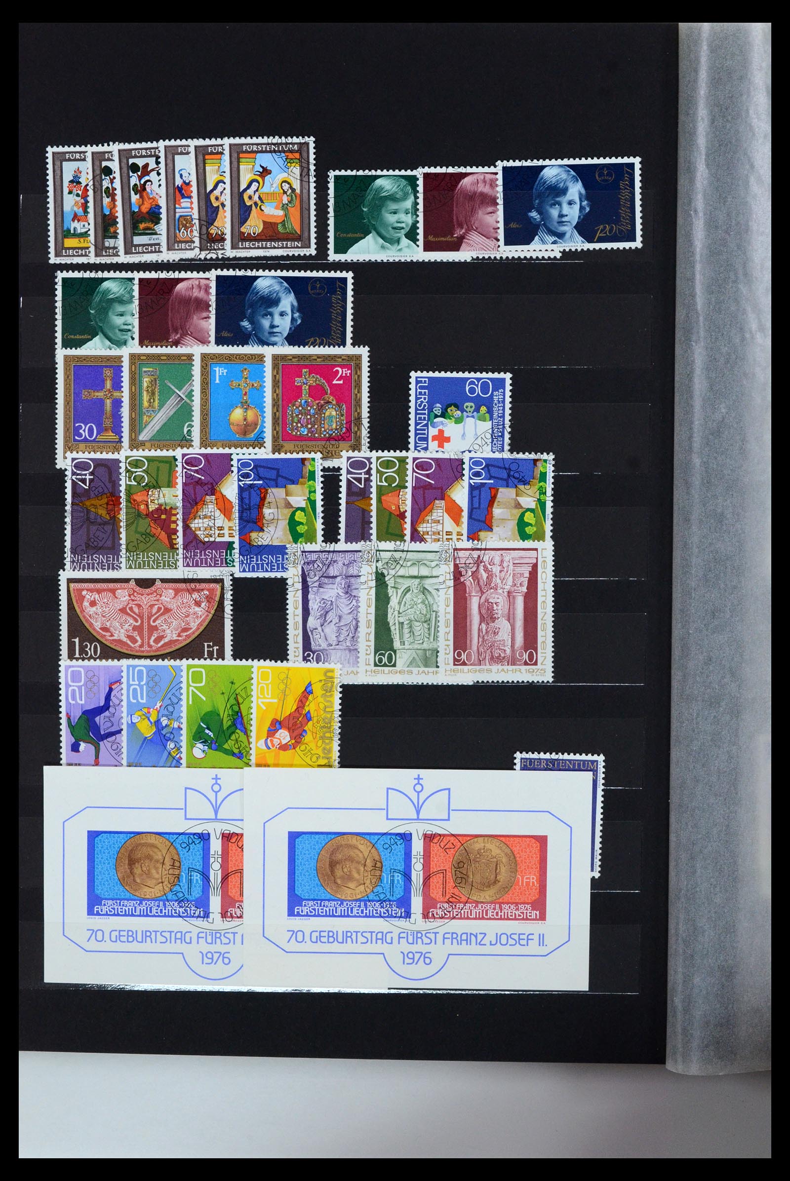 36697 035 - Stamp collection 36697 Liechtenstein 1912-1985.