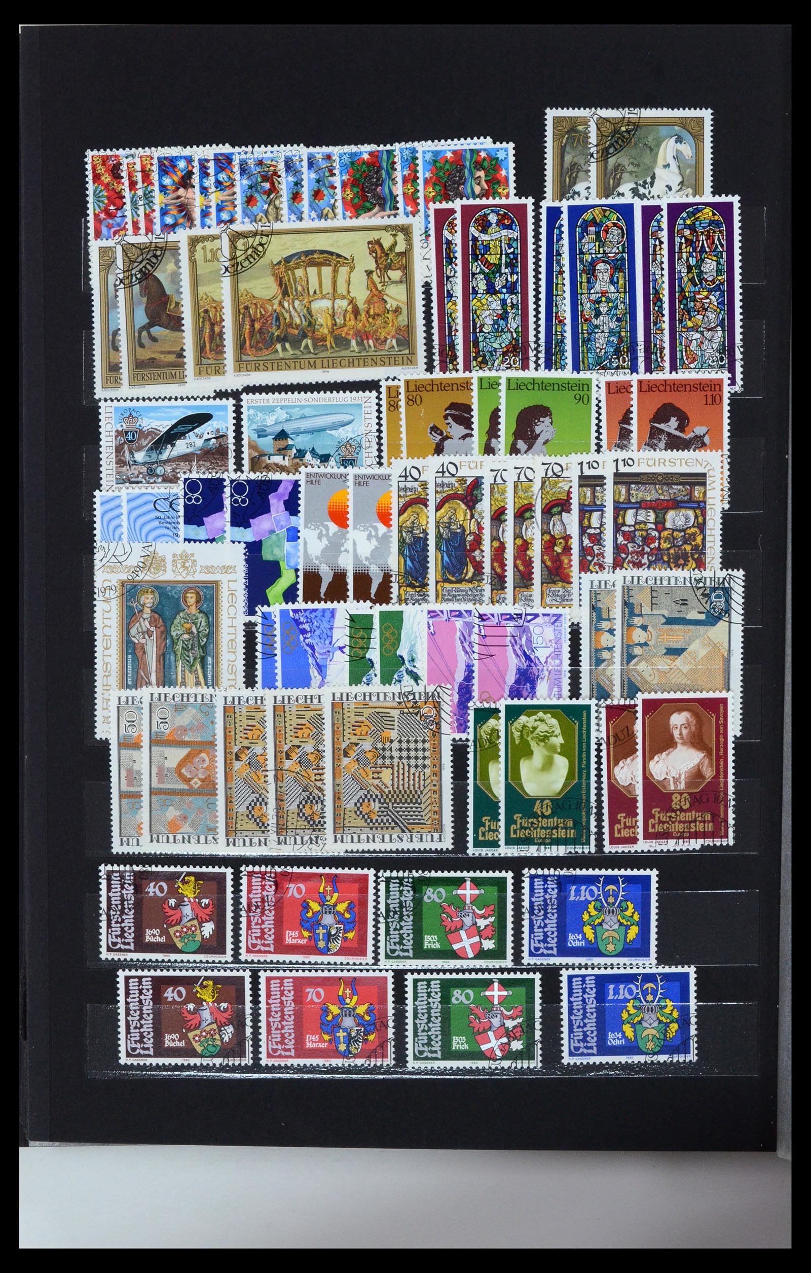 36697 037 - Postzegelverzameling 36697 Liechtenstein 1912-1985.