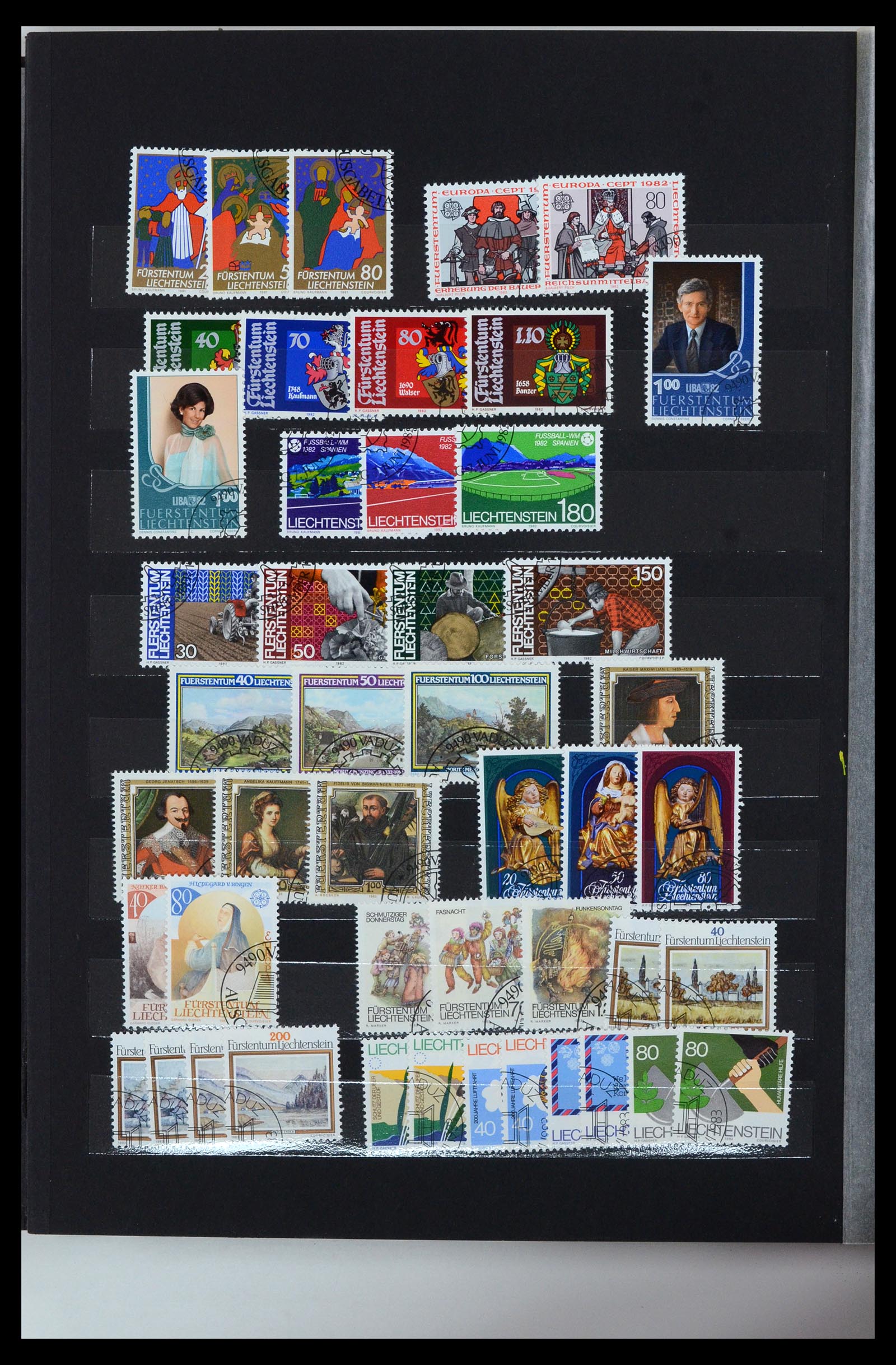 36697 039 - Postzegelverzameling 36697 Liechtenstein 1912-1985.