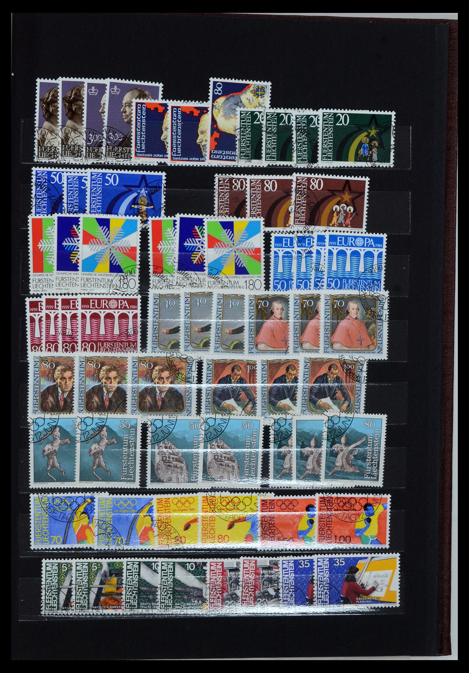 36697 040 - Postzegelverzameling 36697 Liechtenstein 1912-1985.