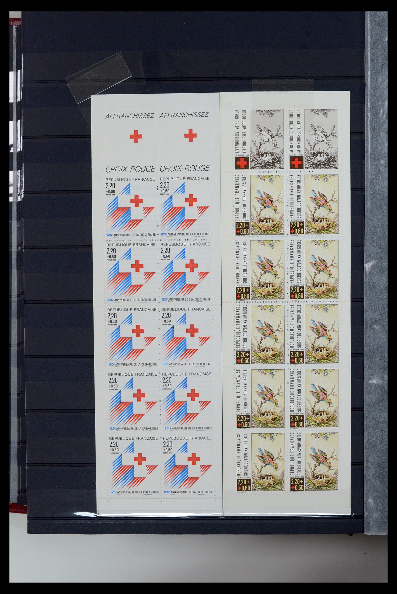 36728 014 - Postzegelverzameling 36728 Frankrijk postzegelboekjes 1952-2011.