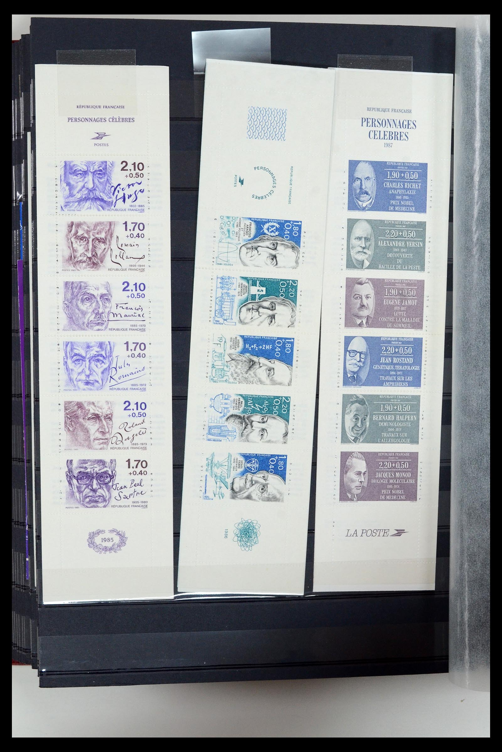 36728 032 - Postzegelverzameling 36728 Frankrijk postzegelboekjes 1952-2011.
