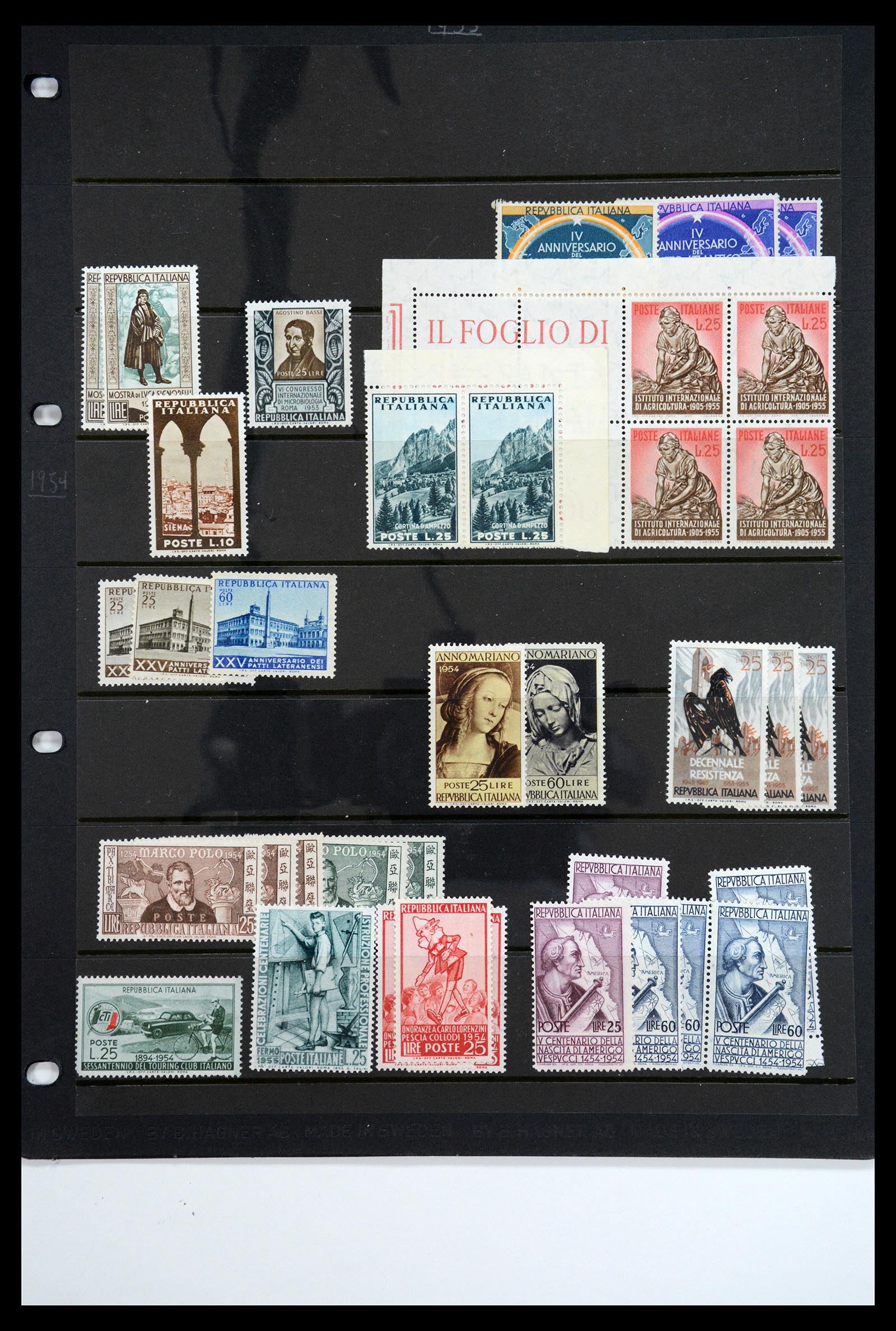 36760 019 - Stamp collection 36760 Italy 1861-1970.