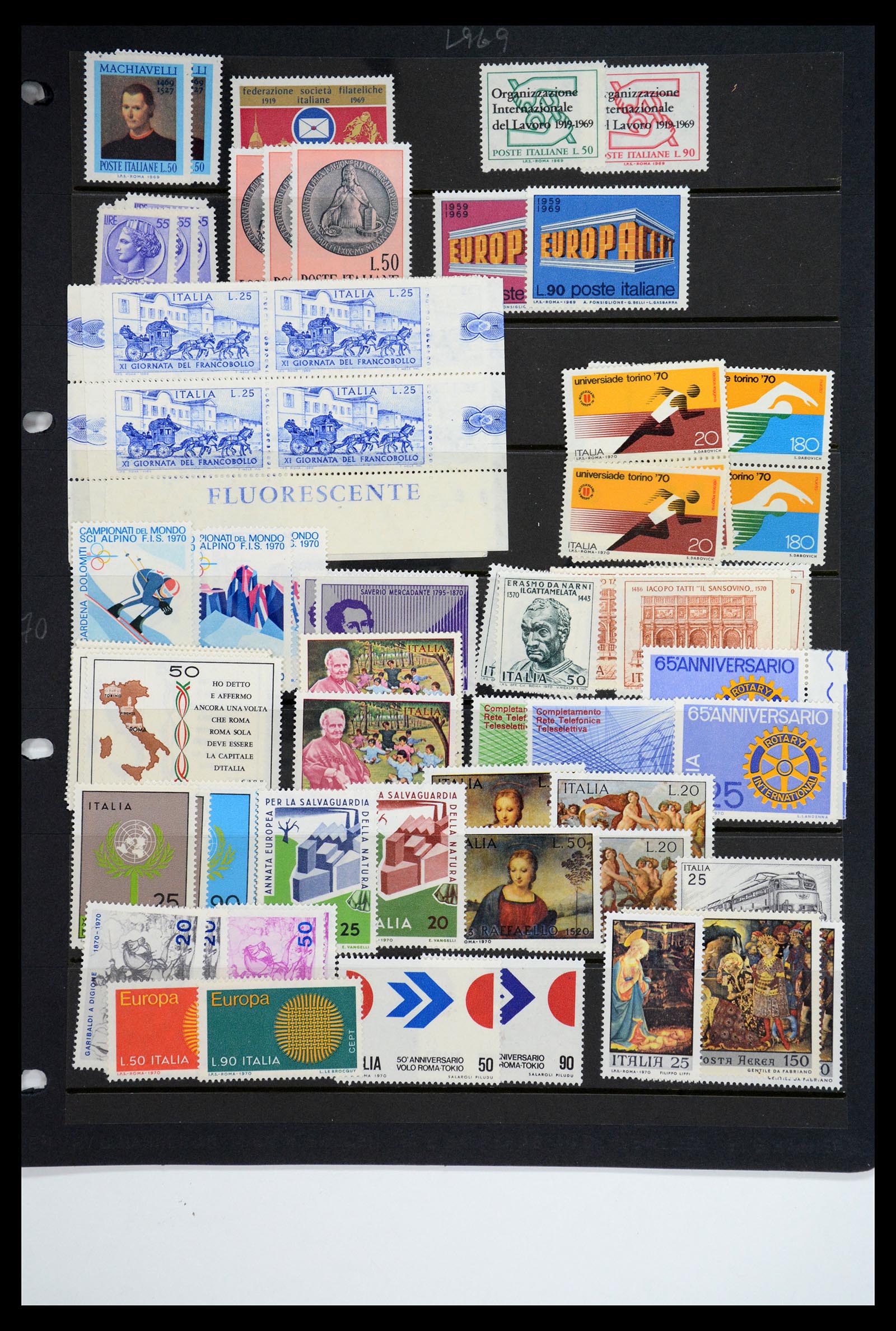 36760 030 - Stamp collection 36760 Italy 1861-1970.