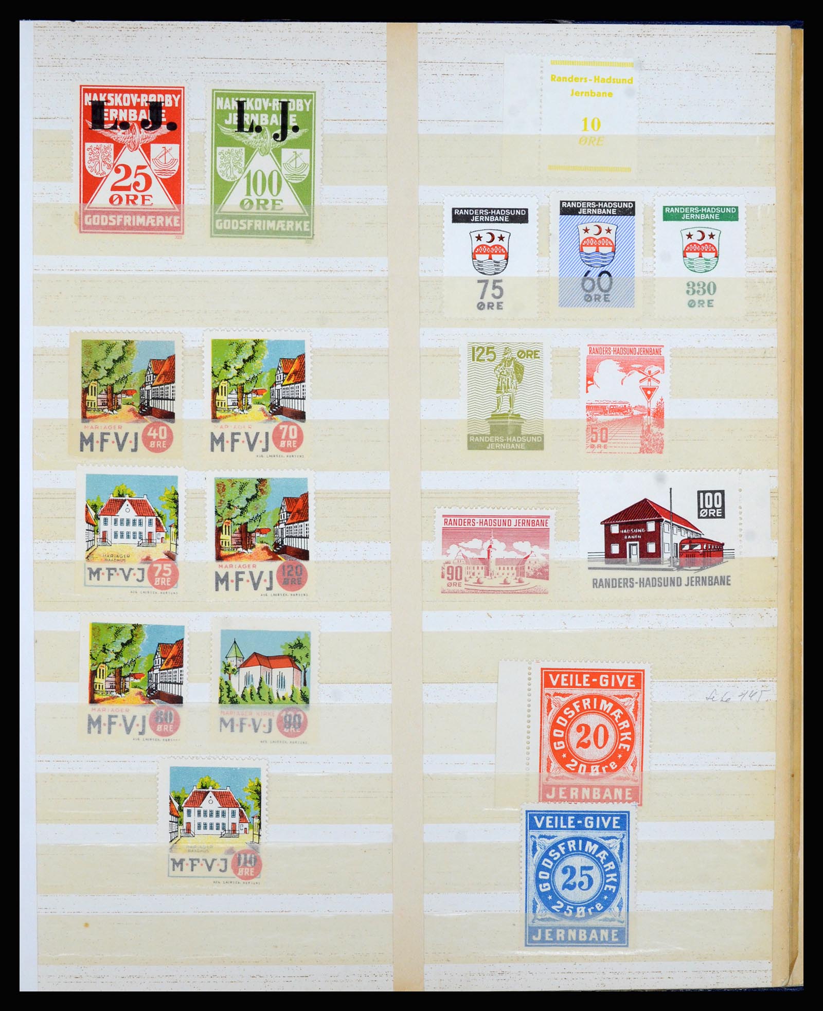 36767 017 - Postzegelverzameling 36767 Denemarken spoorwegzegels.