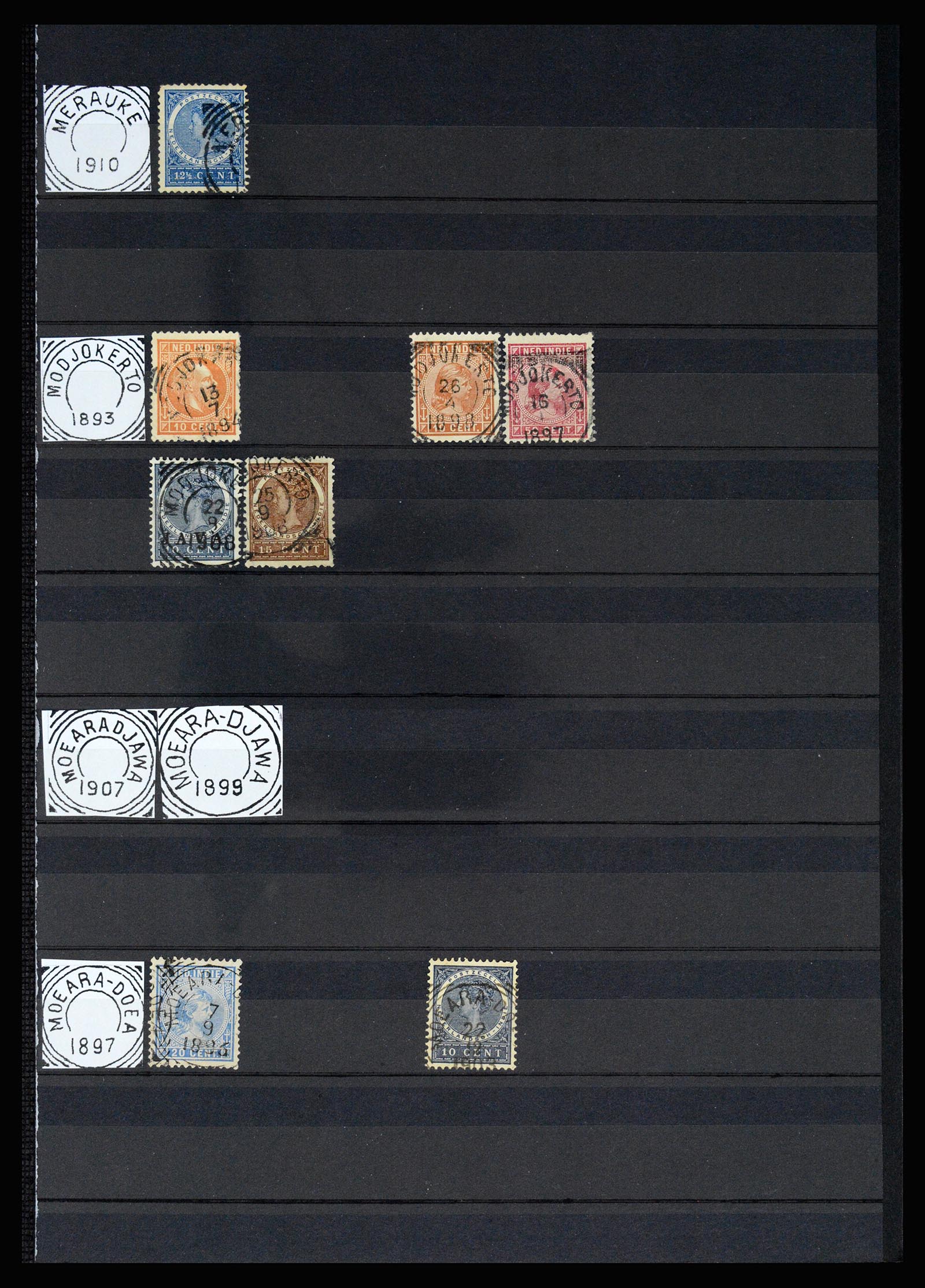 36839 030 - Postzegelverzameling 36839 Nederlands Indië vierkantstempels.
