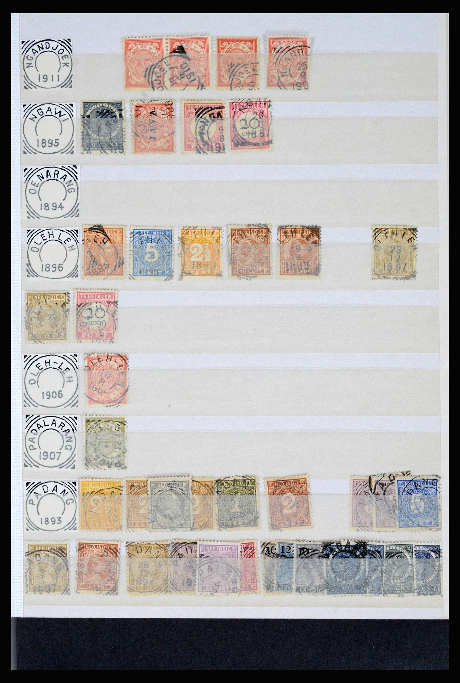 36839 080 - Postzegelverzameling 36839 Nederlands Indië vierkantstempels.