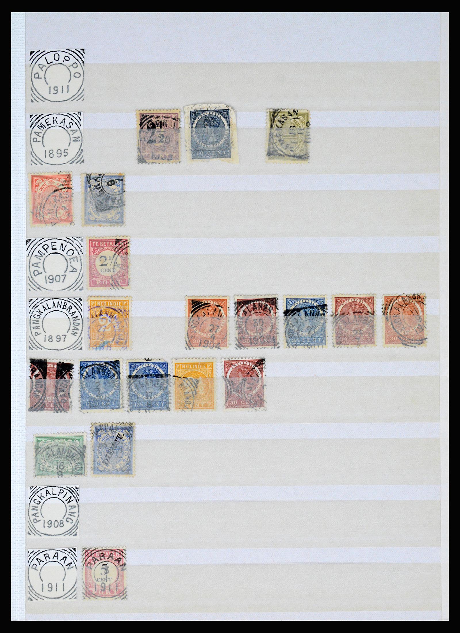 36839 082 - Postzegelverzameling 36839 Nederlands Indië vierkantstempels.