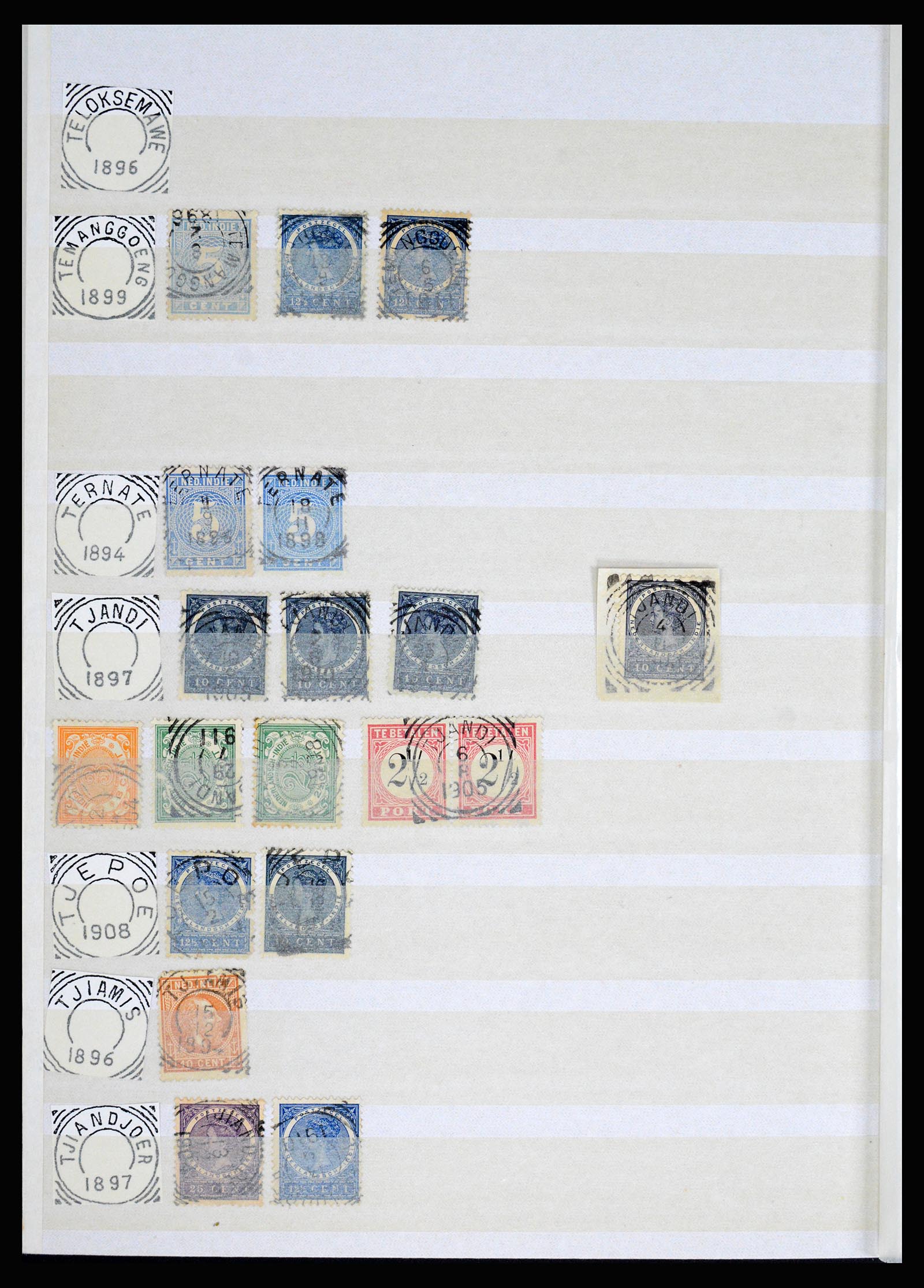 36839 097 - Postzegelverzameling 36839 Nederlands Indië vierkantstempels.