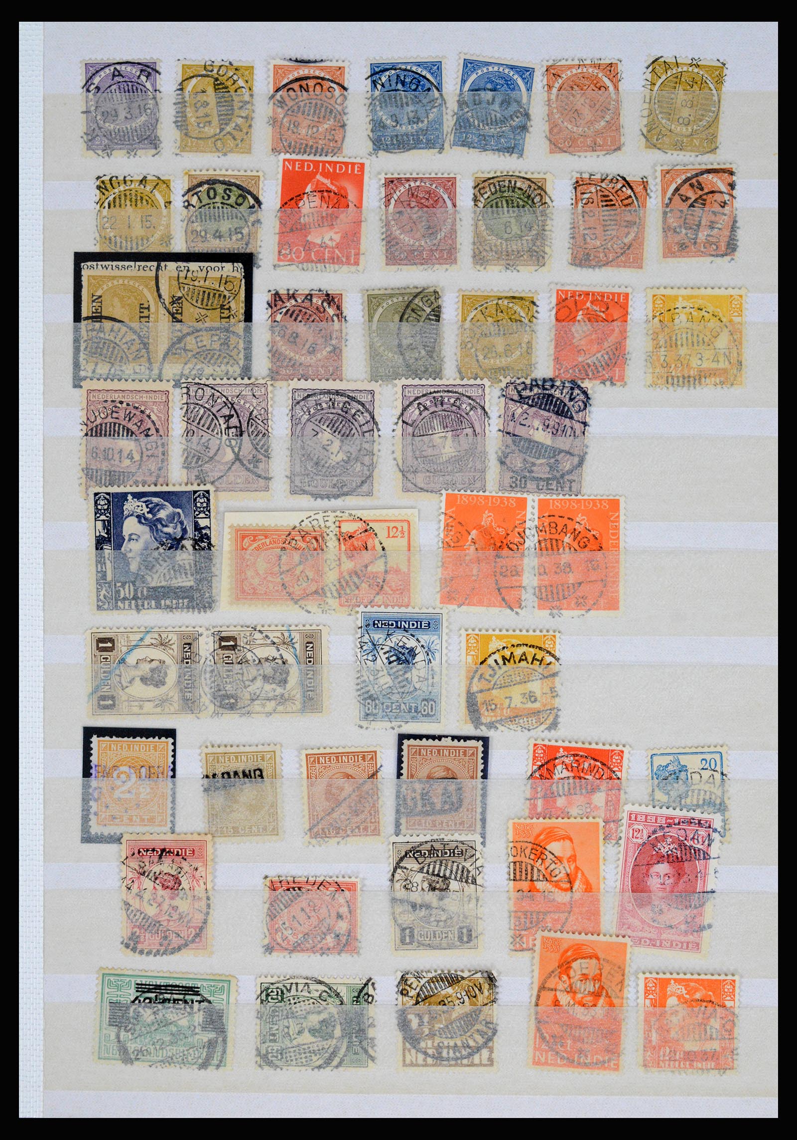 36839 107 - Postzegelverzameling 36839 Nederlands Indië vierkantstempels.