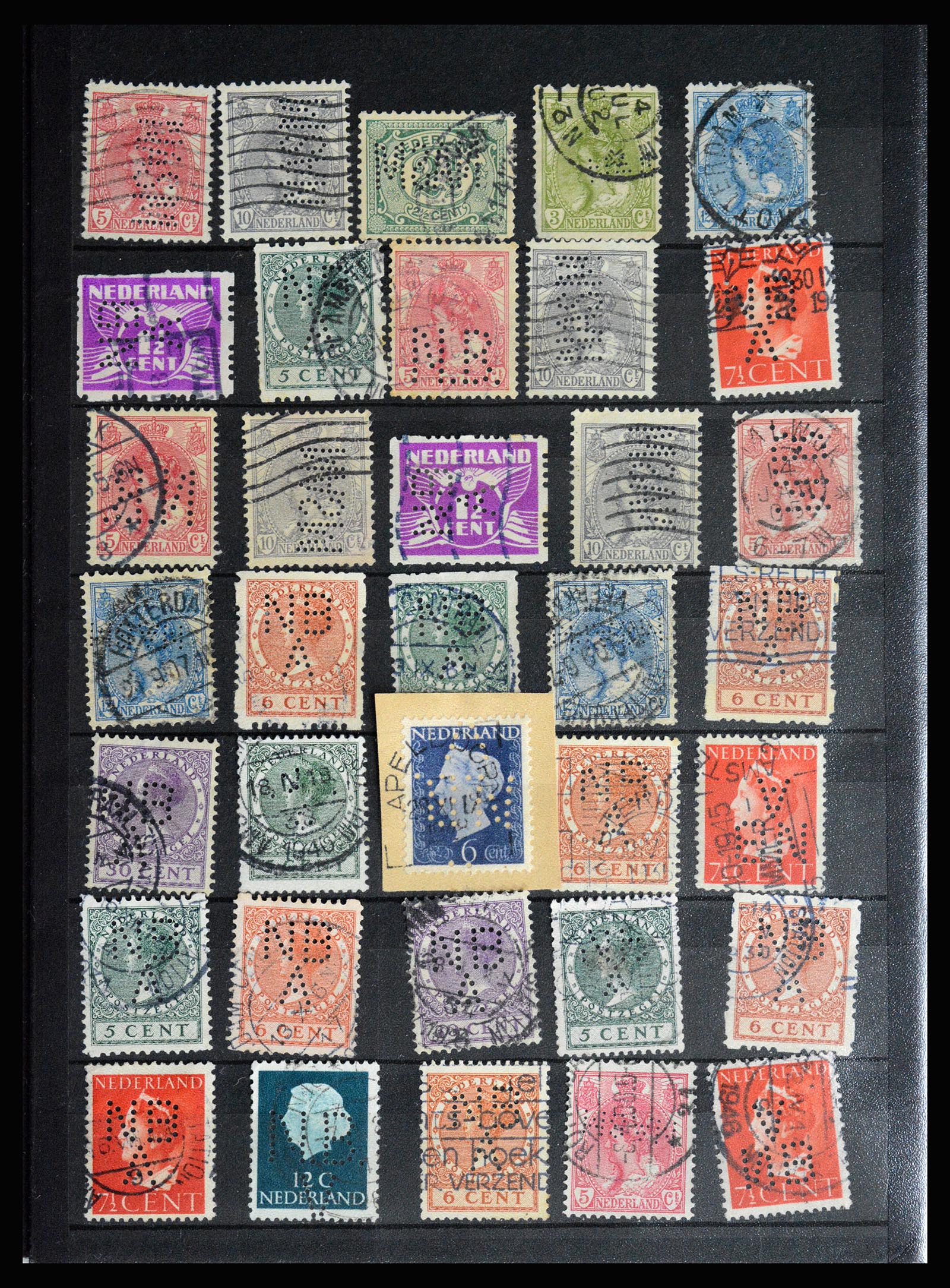 36849 018 - Postzegelverzameling 36849 Nederland perfins 1891-1960.