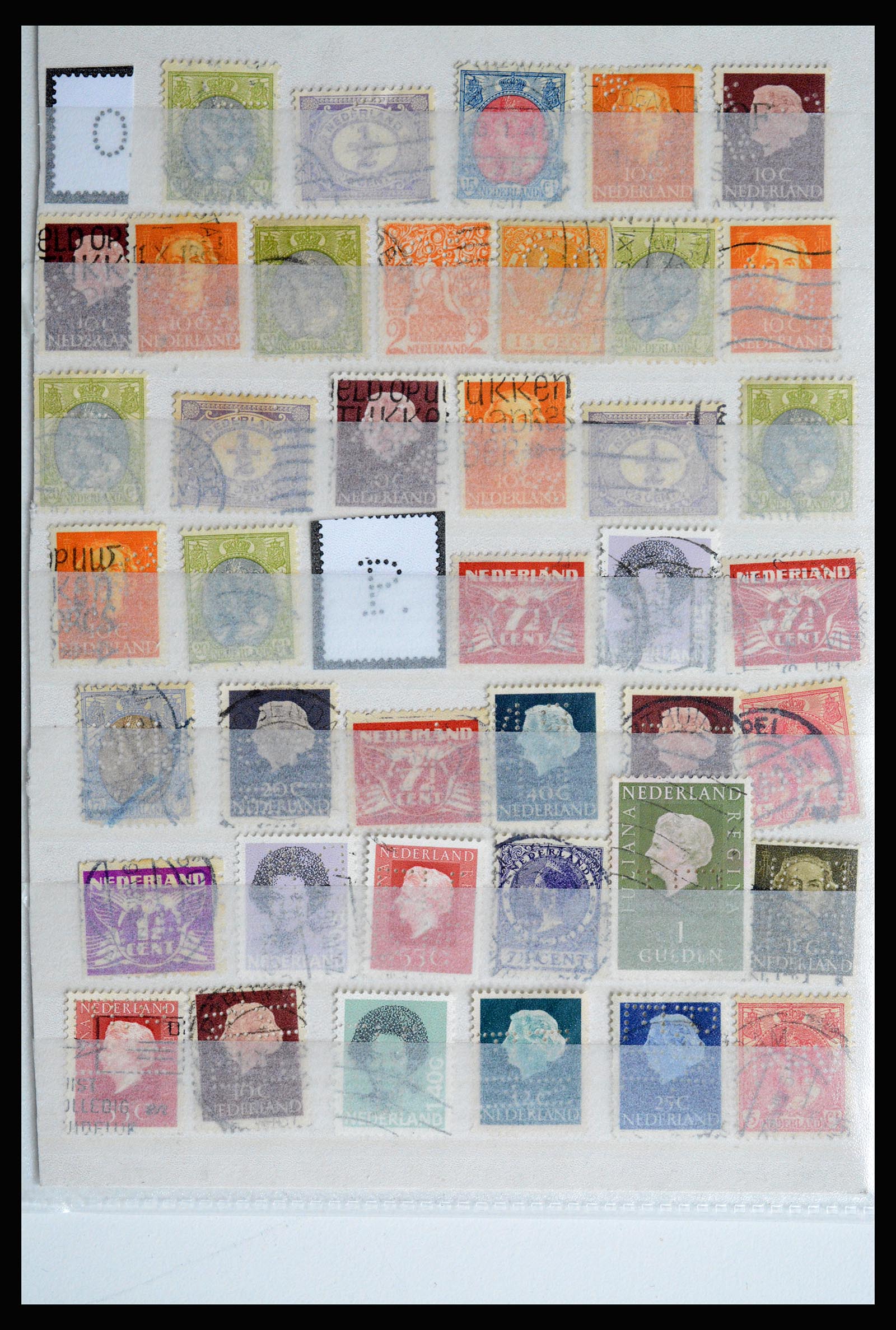 36849 020 - Postzegelverzameling 36849 Nederland perfins 1891-1960.