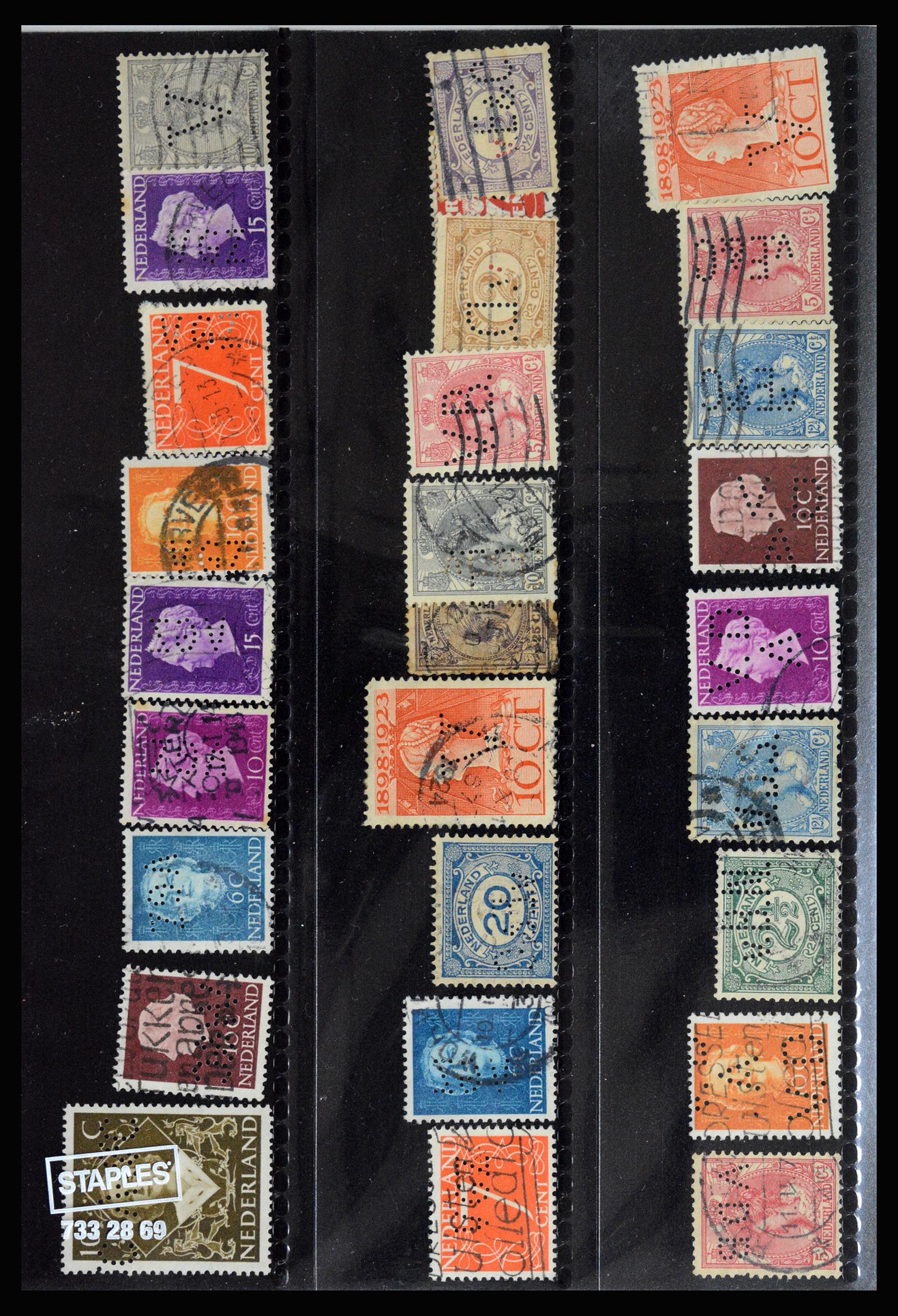 36849 041 - Stamp collection 36849 Netherlands perfins 1891-1960.