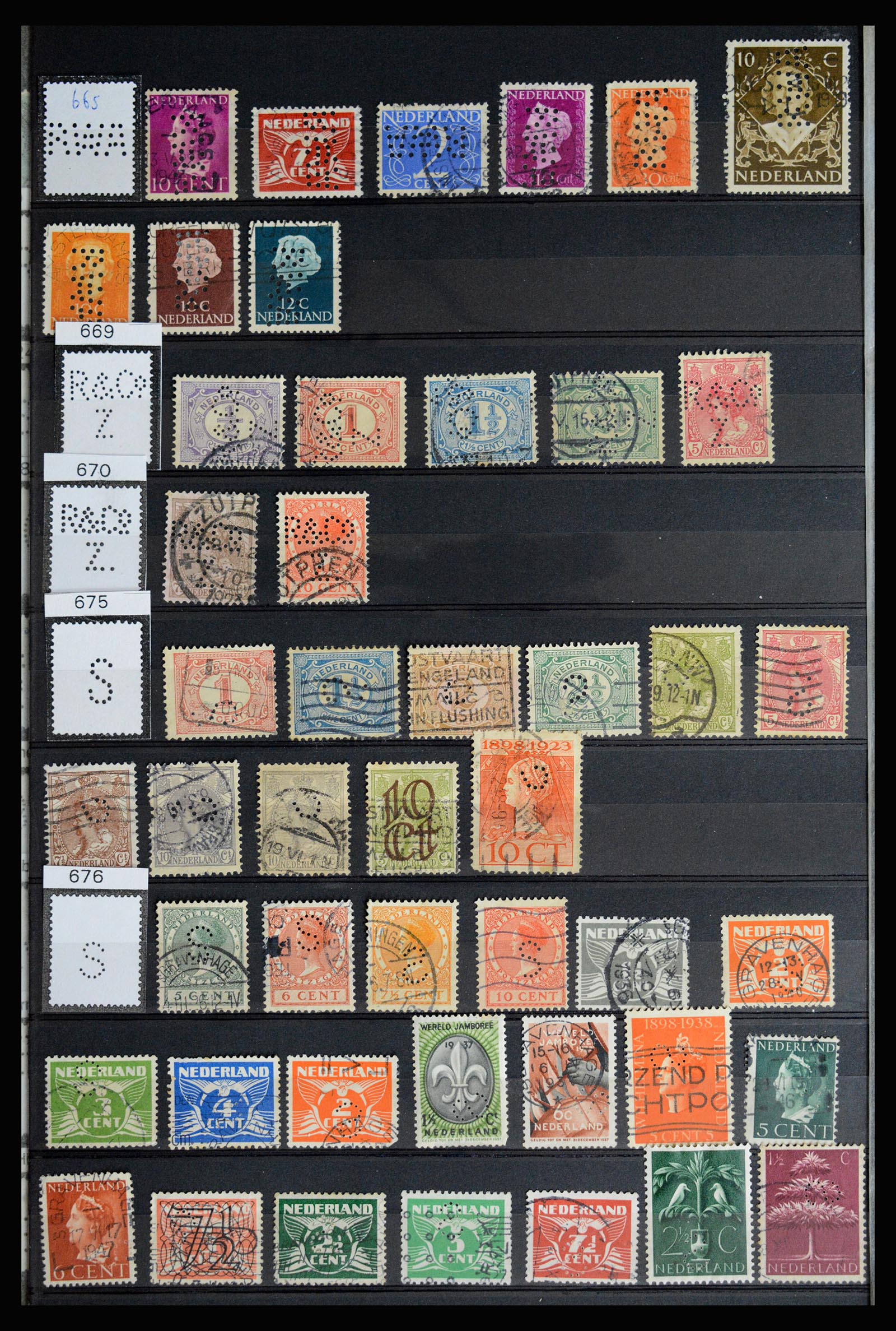 36849 068 - Stamp collection 36849 Netherlands perfins 1891-1960.