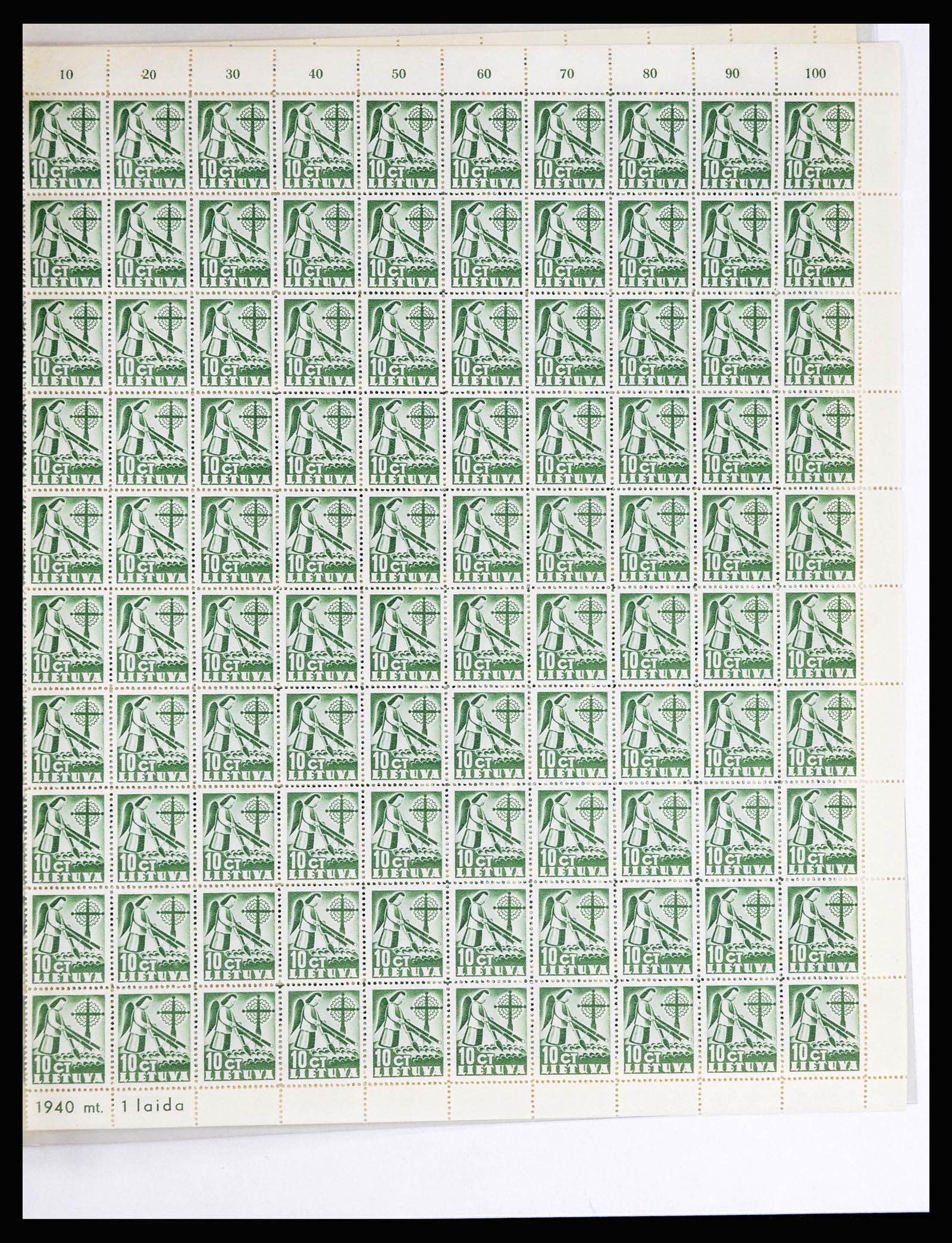 36881 051 - Stamp collection 36881 Baltic States 1919-1940.