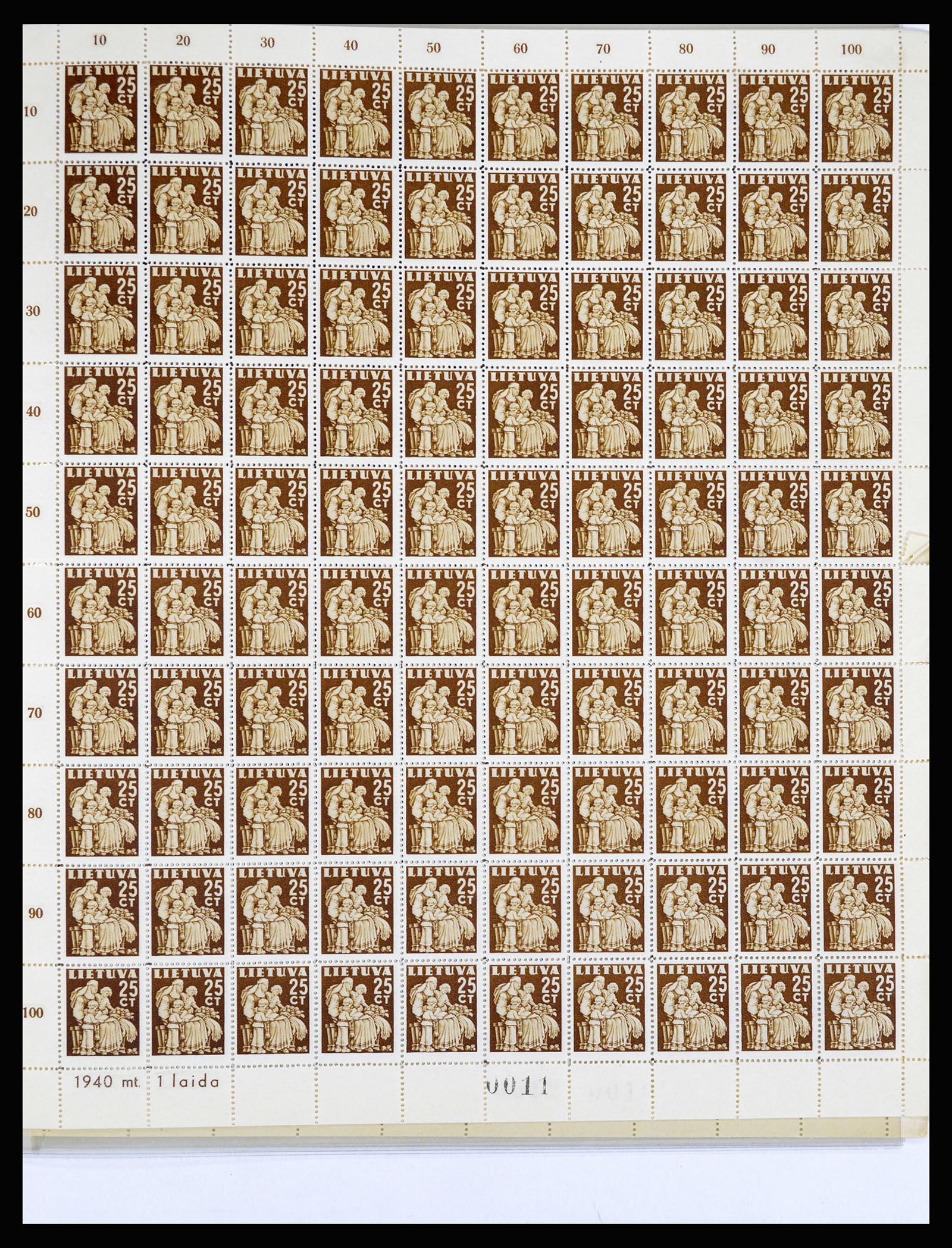 36881 056 - Stamp collection 36881 Baltic States 1919-1940.