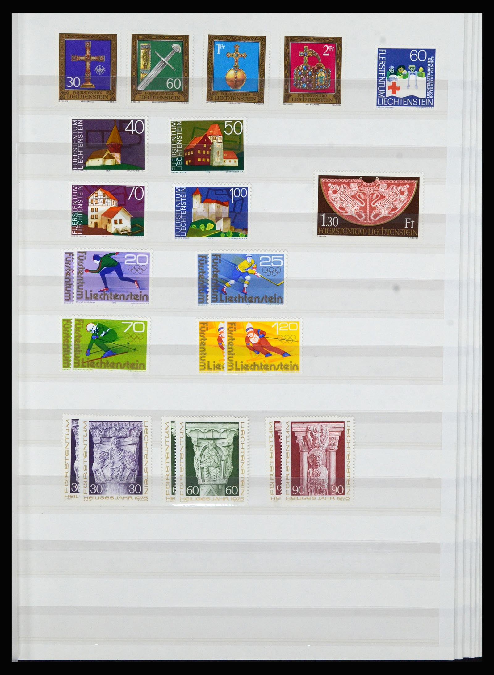 36899 026 - Postzegelverzameling 36899 Liechtenstein 1930-2005.