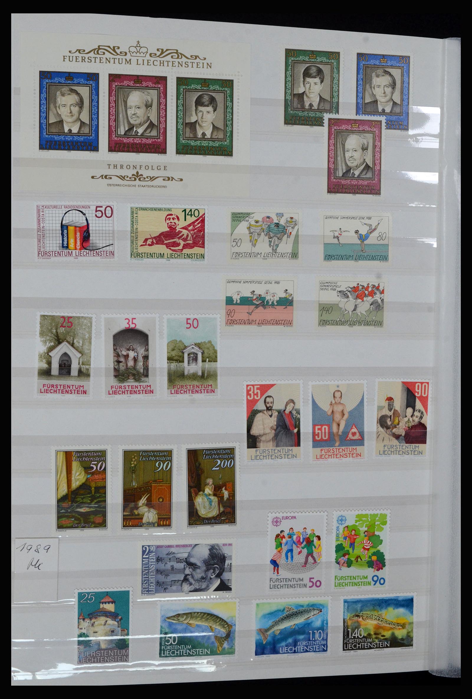 36899 041 - Stamp collection 36899 Liechtenstein 1930-2005.