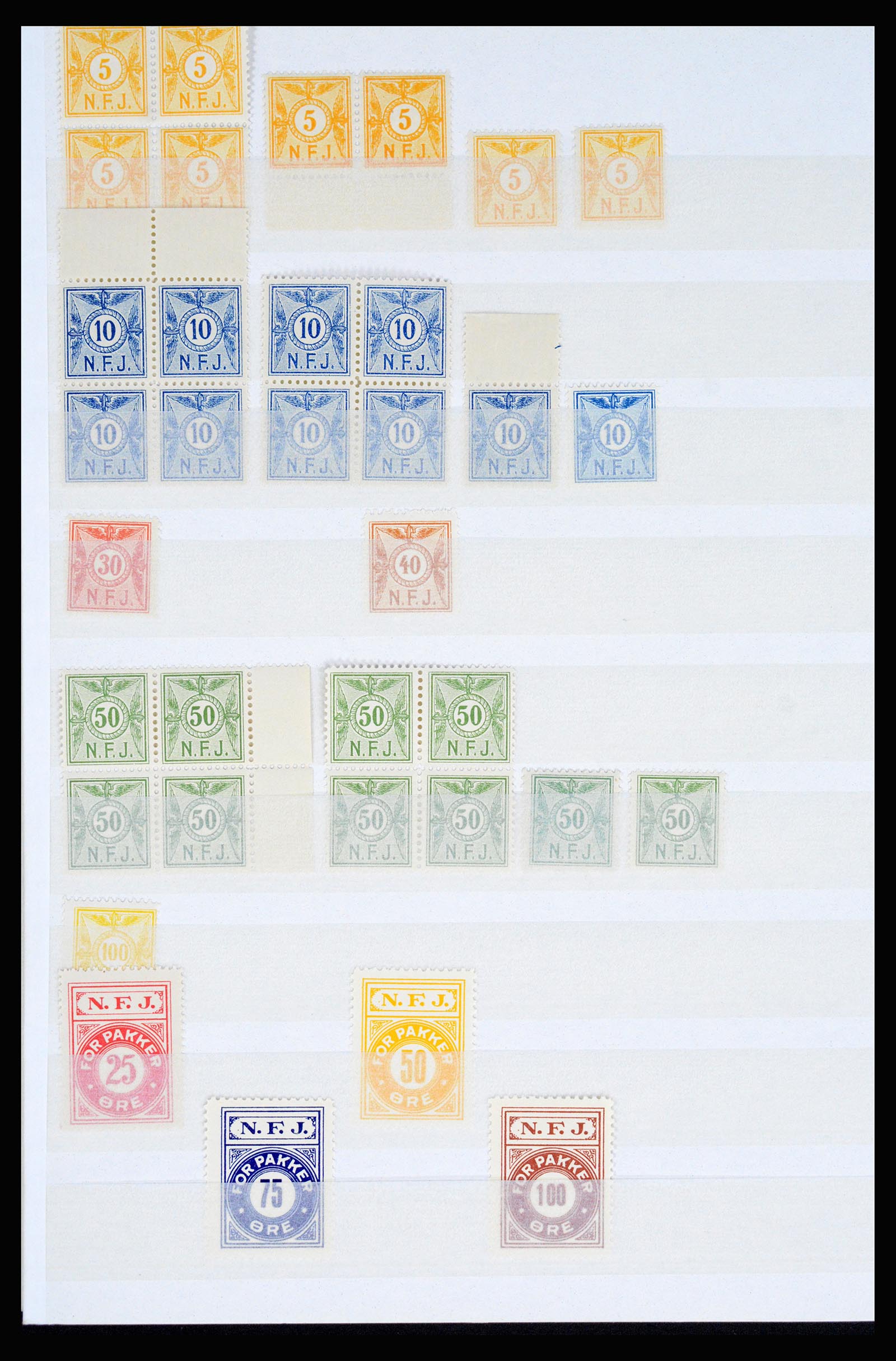 36982 105 - Postzegelverzameling 36982 Denemarken spoorwegzegels.