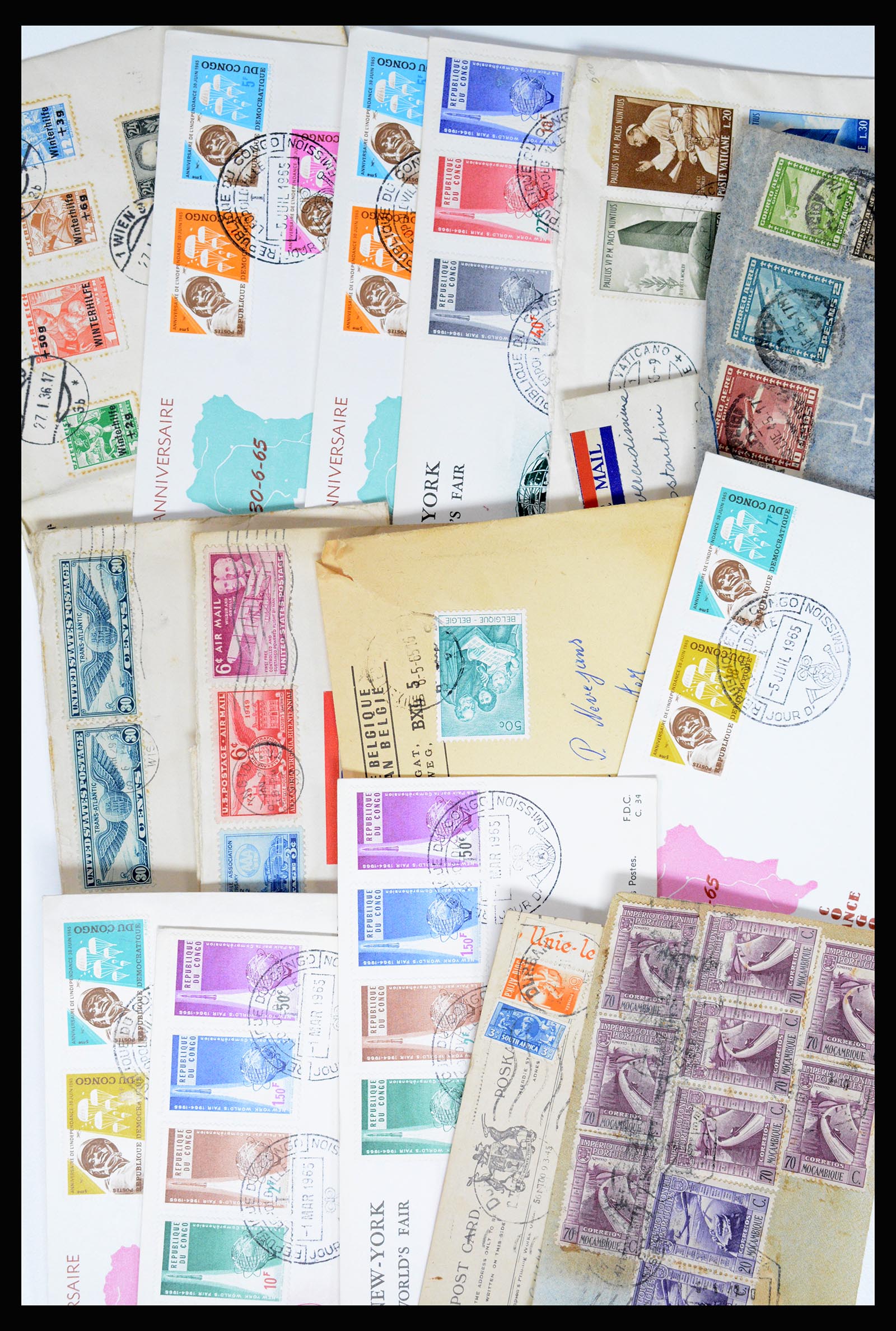 37002 030 - Postzegelverzameling 37002 Wereld brieven 1920-1960