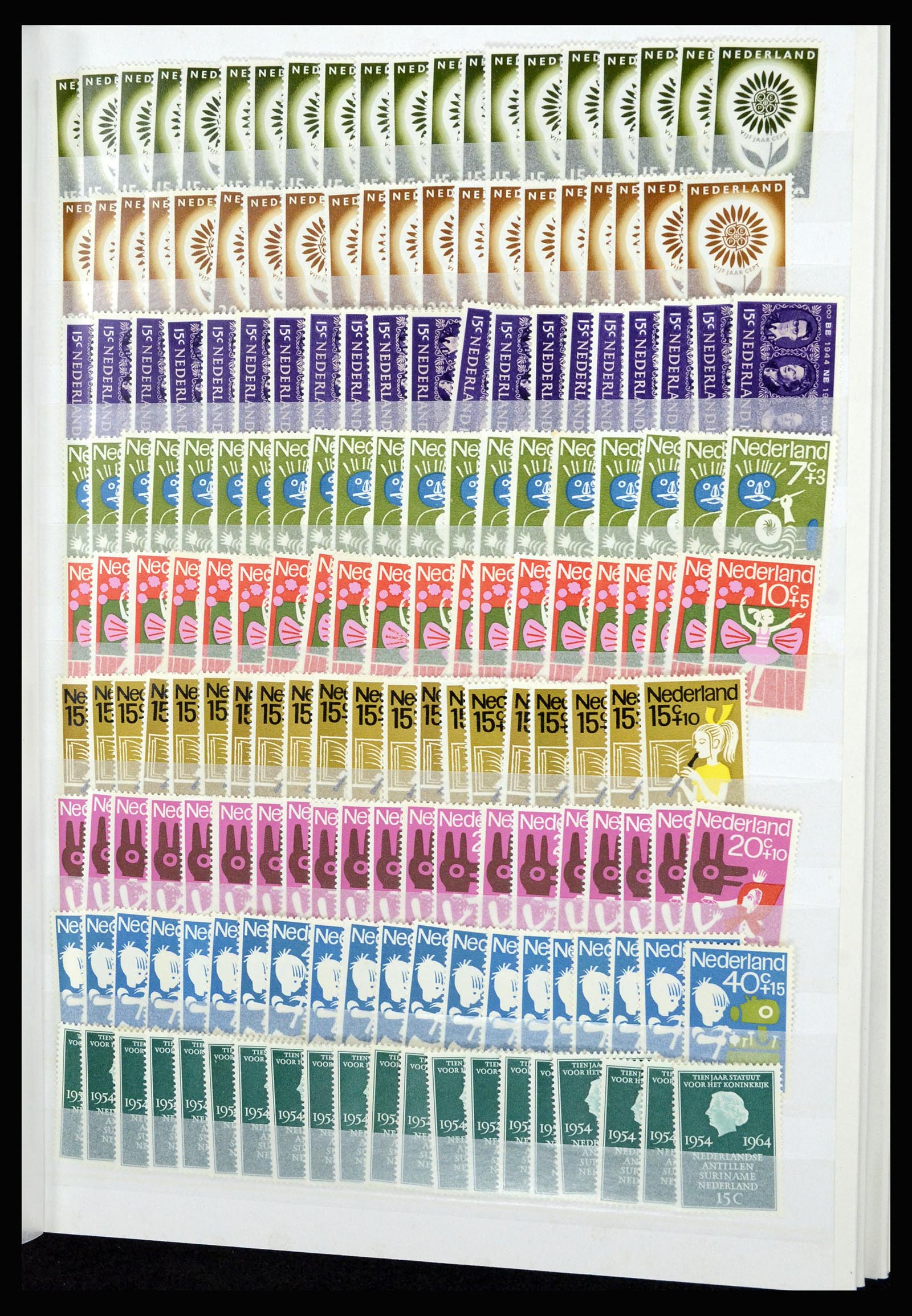 37043 013 - Postzegelverzameling 37043 Nederland 1958-1974.