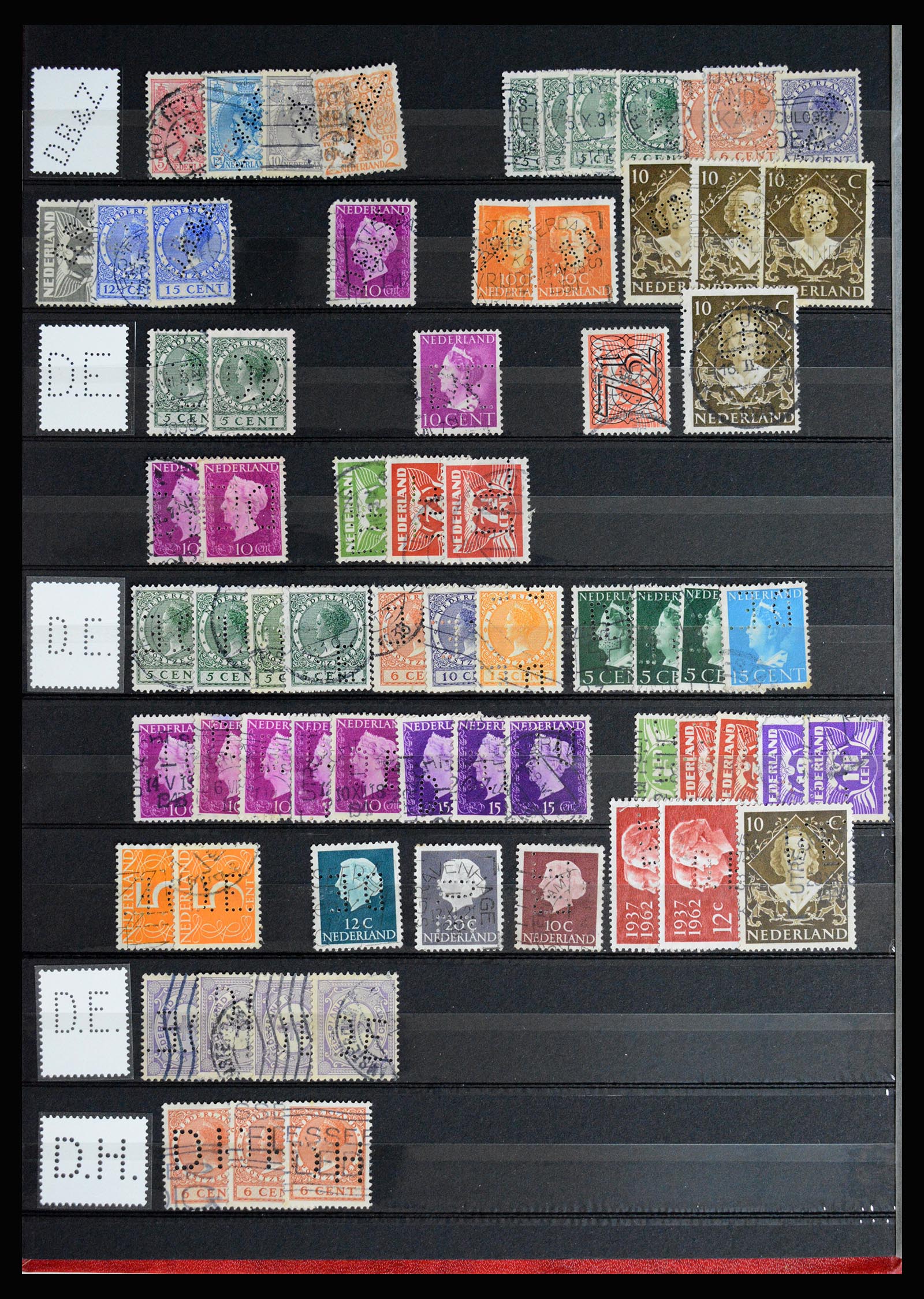 37054 008 - Postzegelverzameling 37054 Nederland perfins 1890-1960.