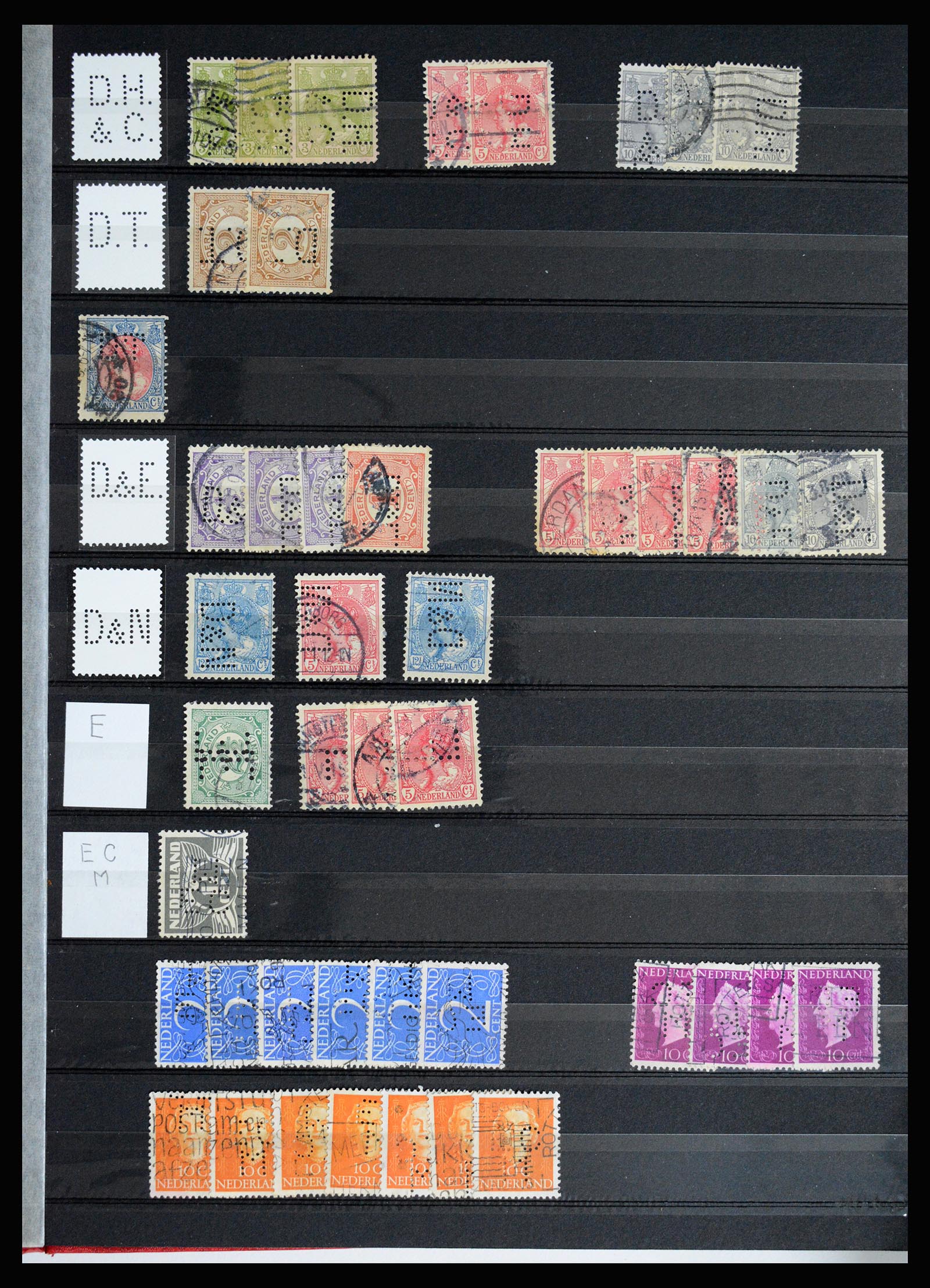 37054 009 - Postzegelverzameling 37054 Nederland perfins 1890-1960.