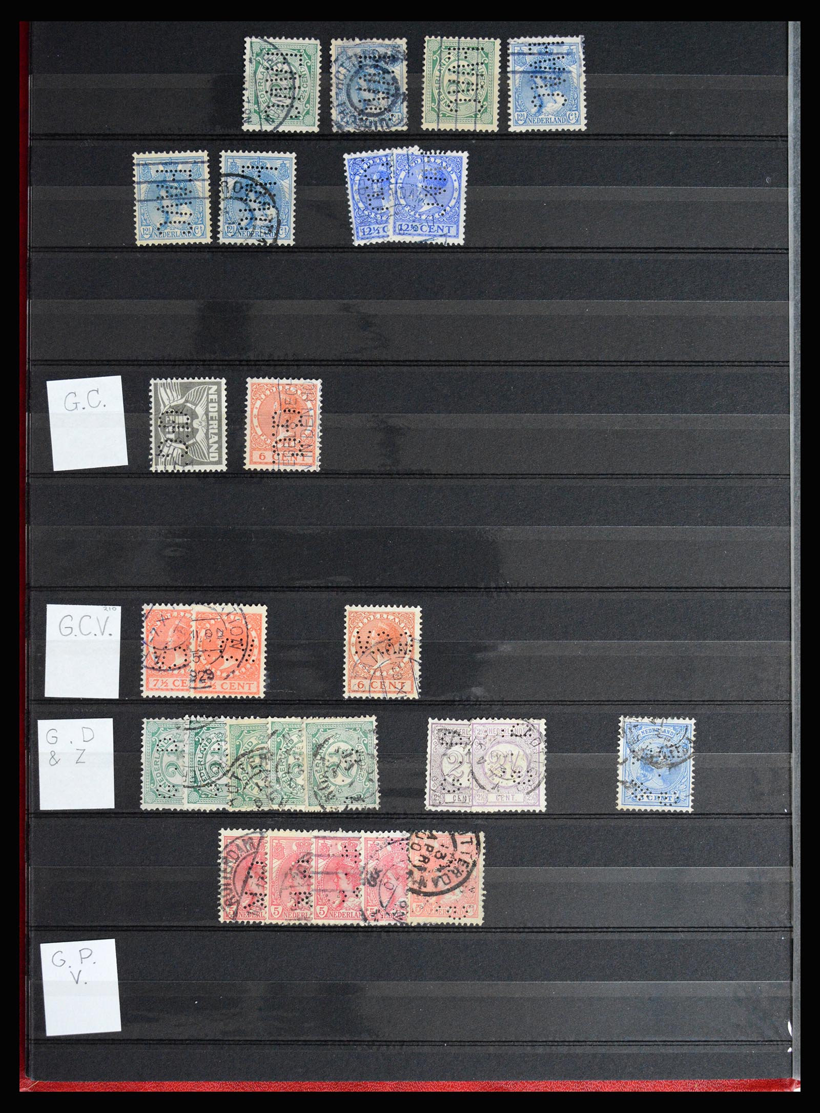 37054 012 - Postzegelverzameling 37054 Nederland perfins 1890-1960.