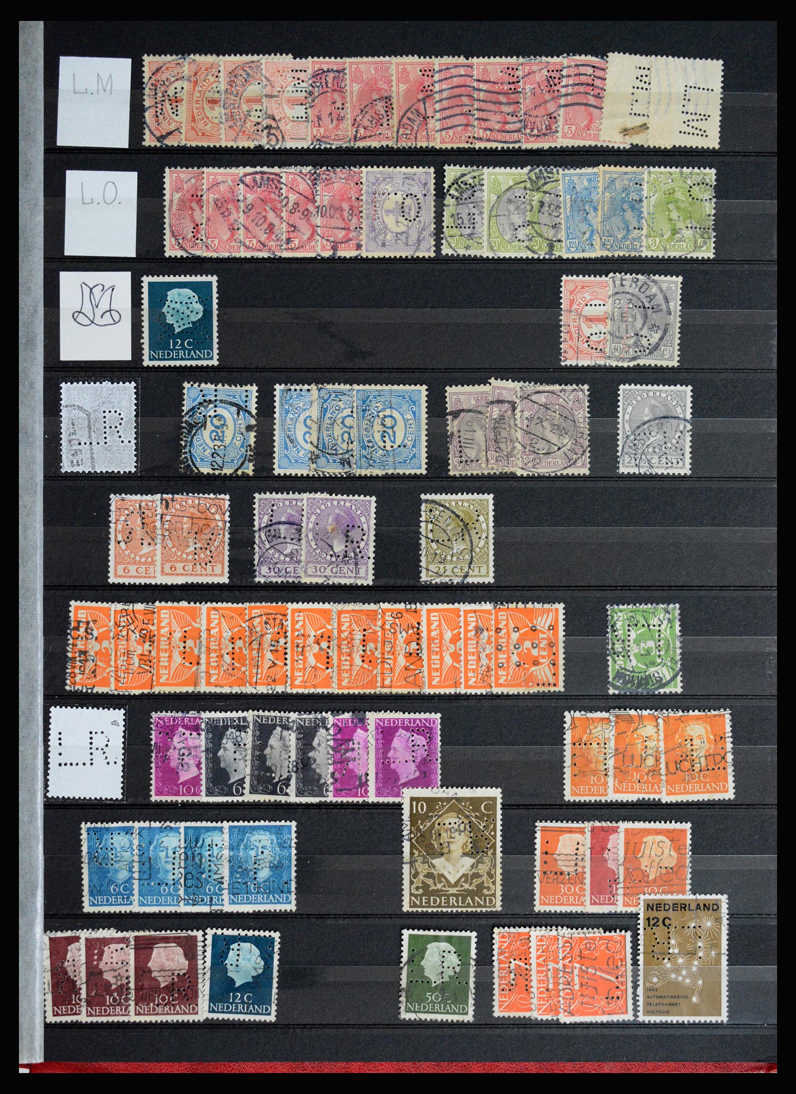 37054 023 - Postzegelverzameling 37054 Nederland perfins 1890-1960.